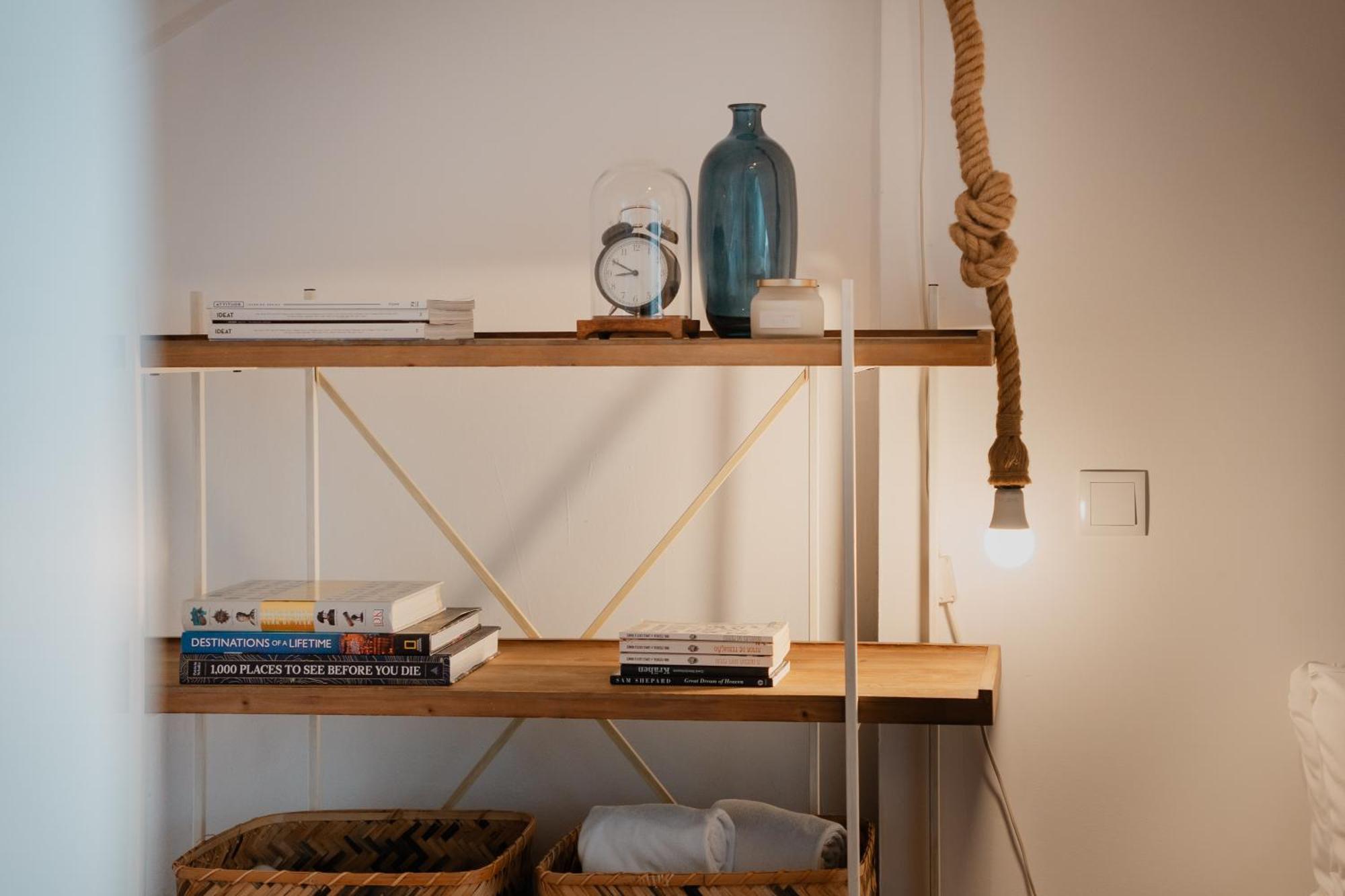 Apartment Stylish Getaway In A Mezzanine Flat By The Castle Lisbon