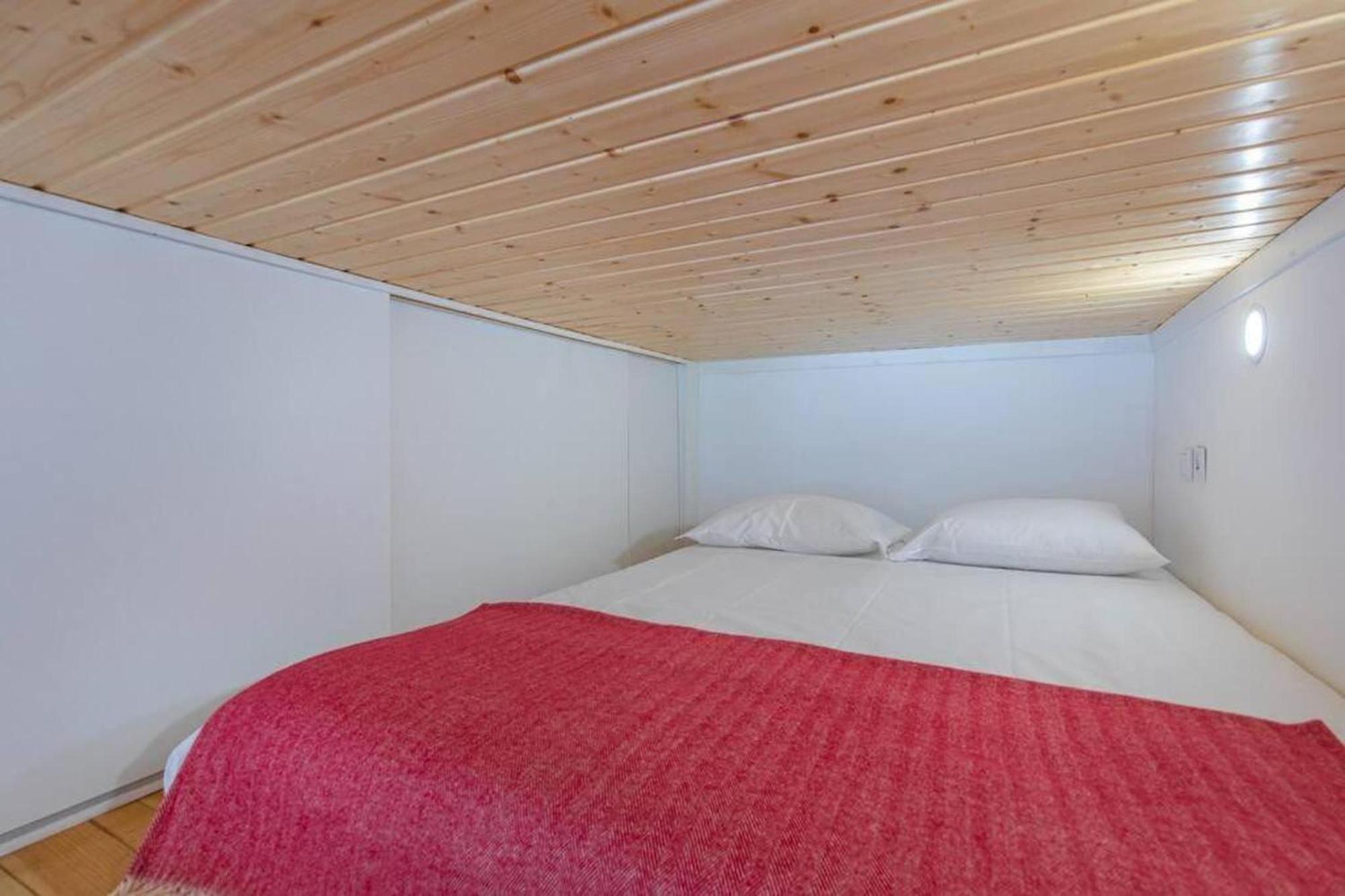 Tiny Retreat In * Lisbon