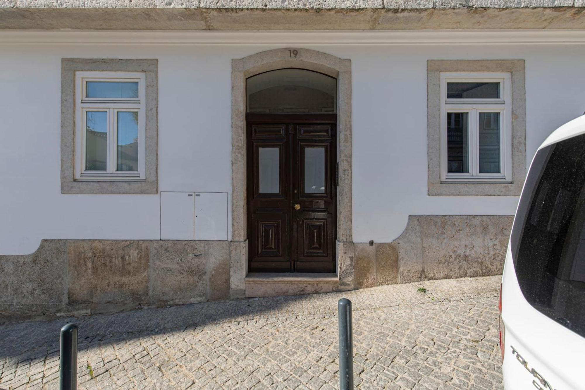 Views By Innkeeper * Lisbon