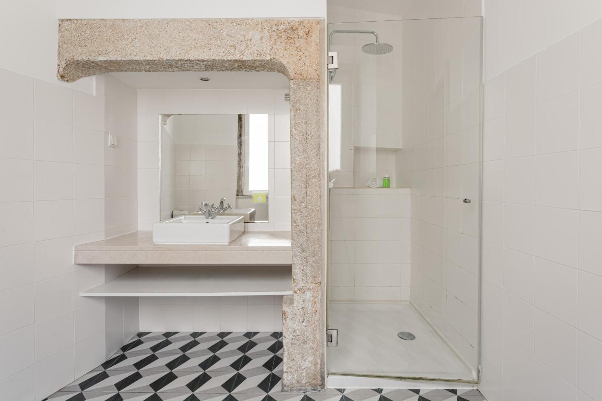Joivy Inviting Flat Next To Carmo Convent Apartment Lisbon