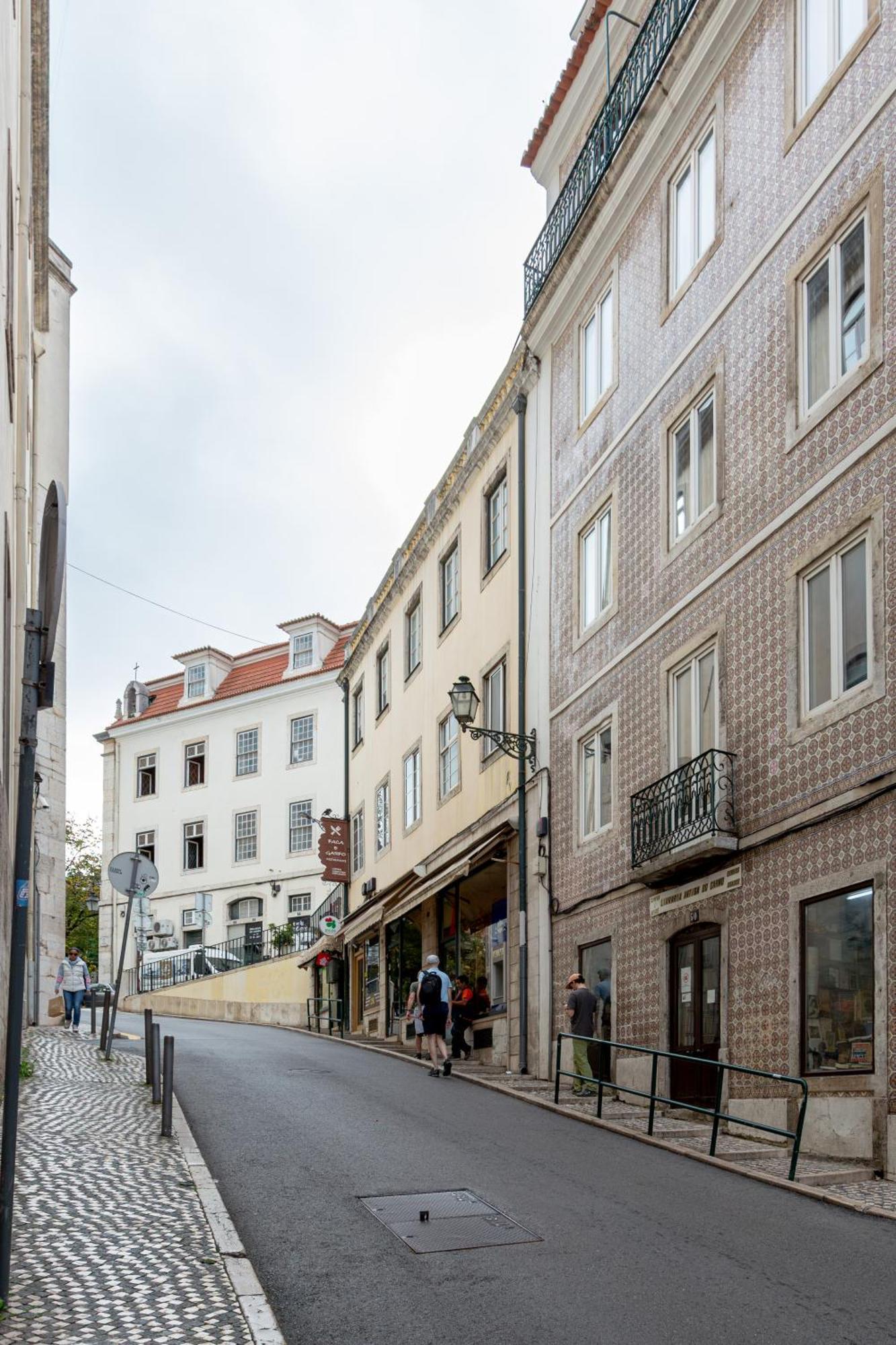 Apartment Joivy Inviting Flat Next To Carmo Convent