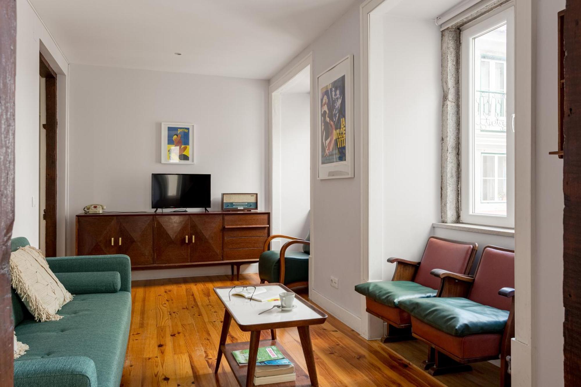 Joivy Inviting Flat Next To Carmo Convent