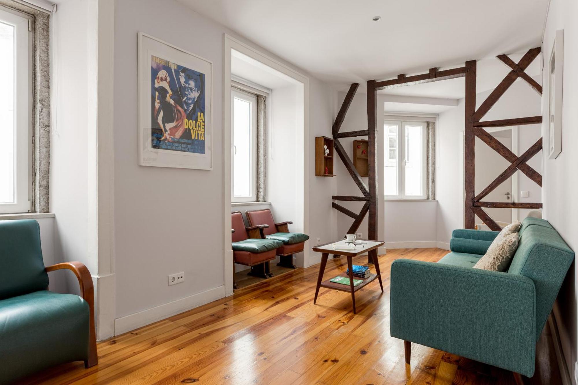 Joivy Inviting Flat Next To Carmo Convent Apartment Lisbon