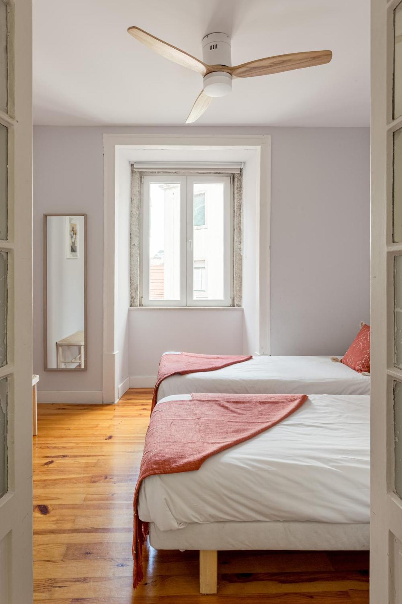 Joivy Inviting Flat Next To Carmo Convent