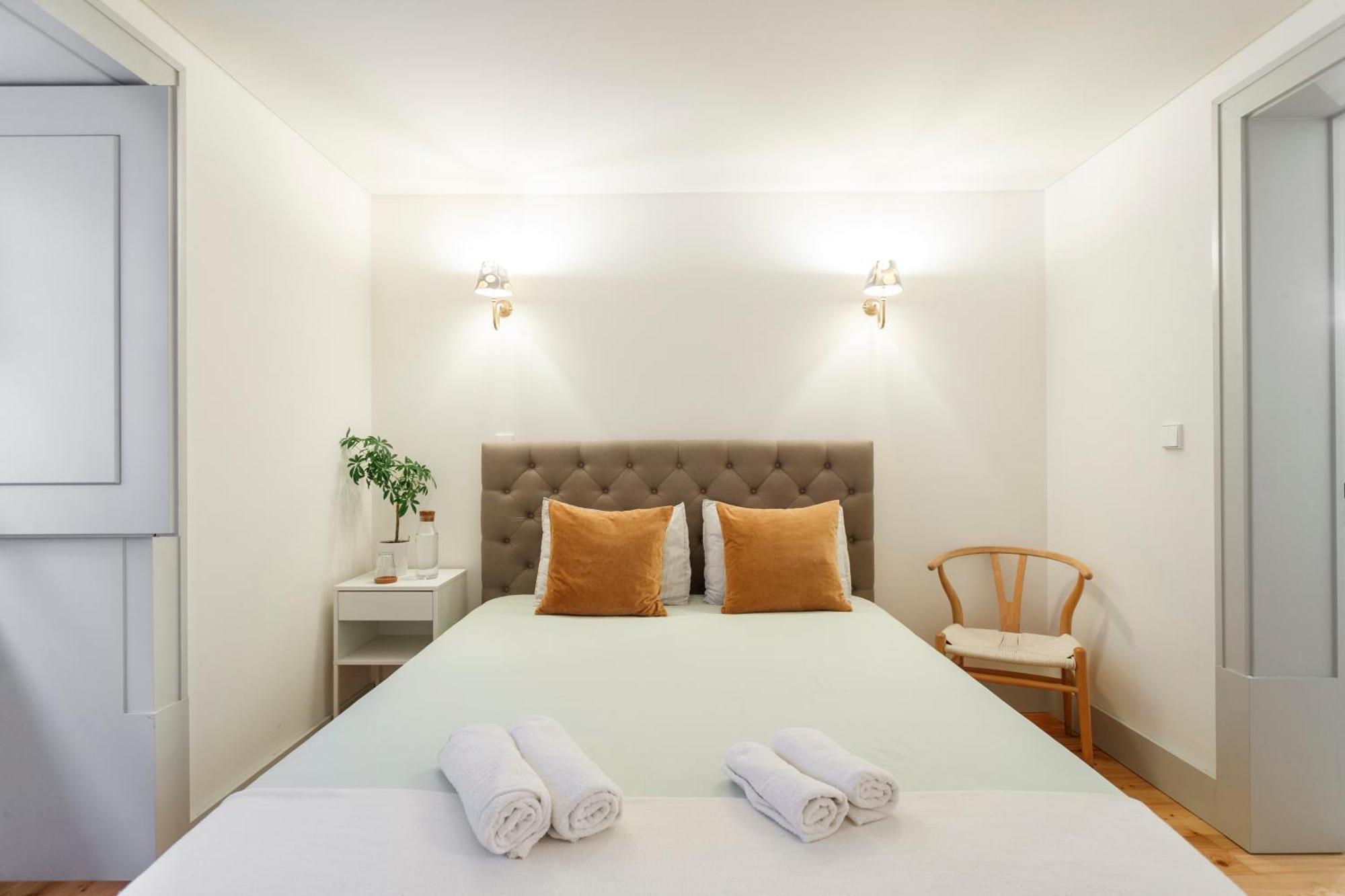 Apartment With Balcony On Rua Aurea In The Historic Center Of Baixa De *