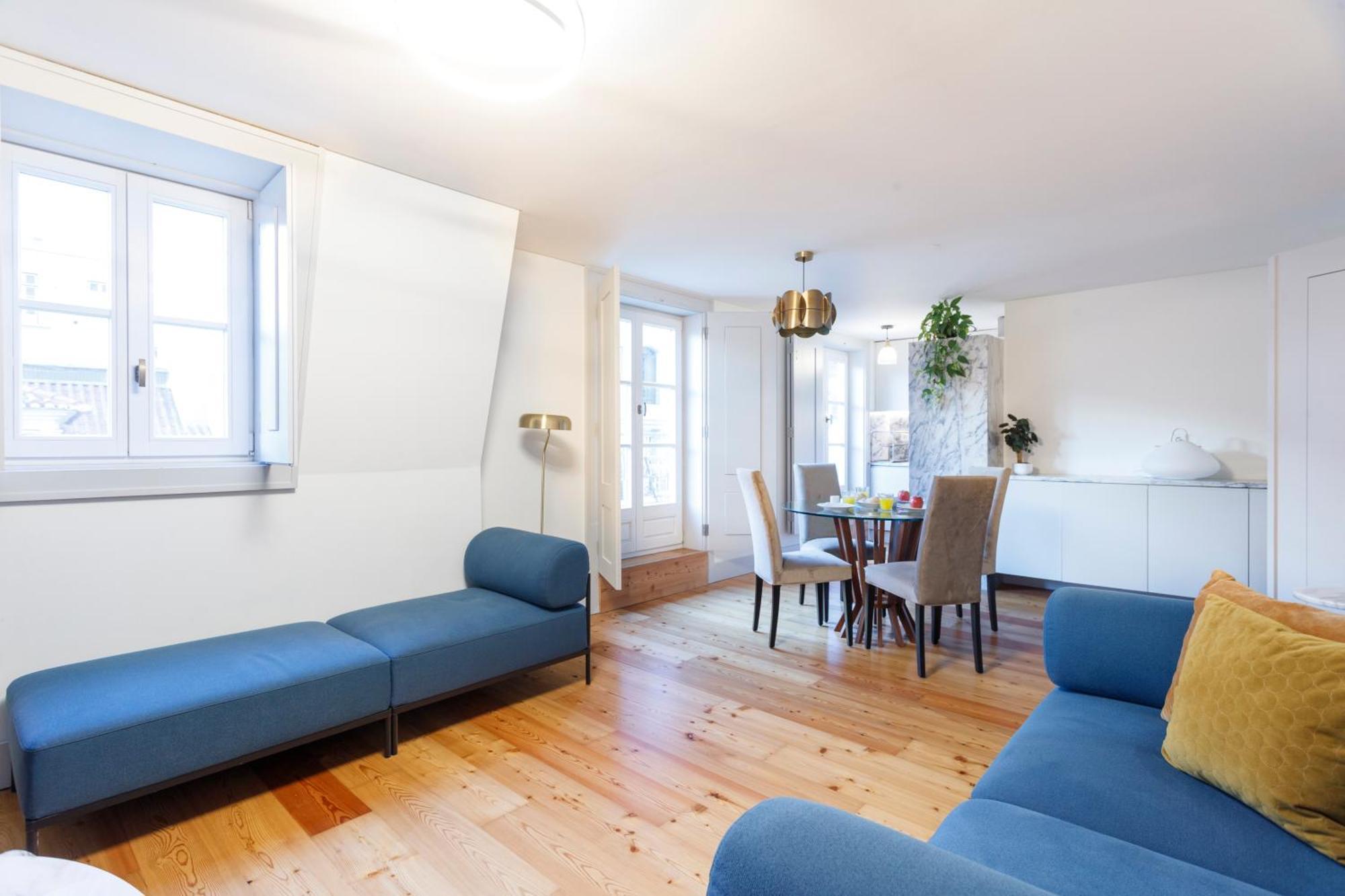 Apartment With Balcony On Rua Aurea In The Historic Center Of Baixa De *