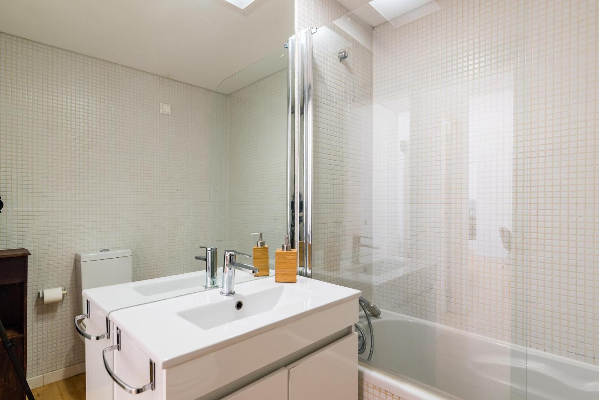 Go Native Lisbon - Principe Real Apartment