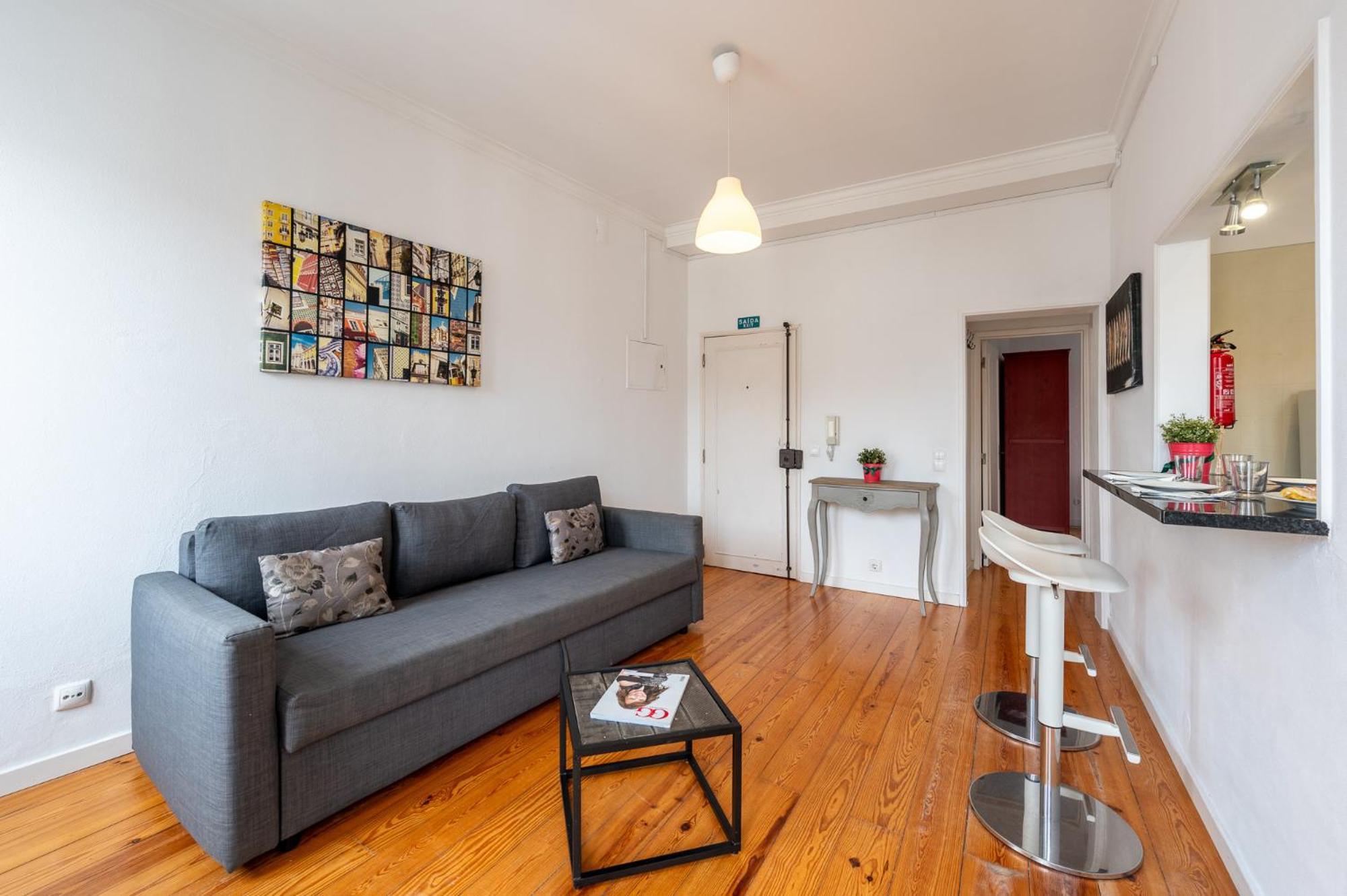 Bmyguest - Lazaro Flat Apartment *