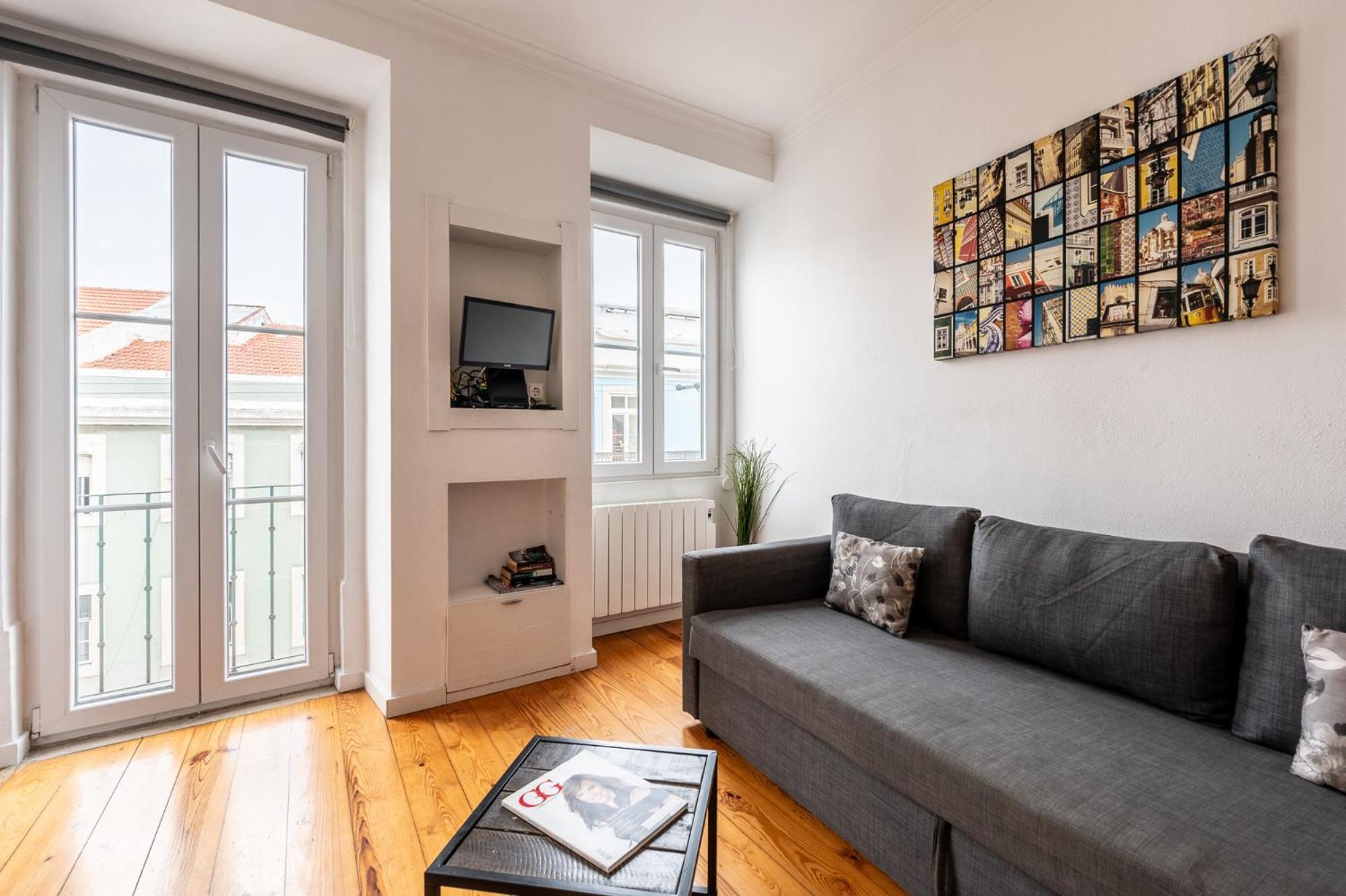 Bmyguest - Lazaro Flat Apartment