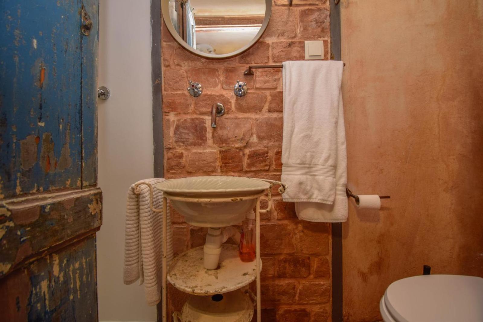 Alfama Charming And Rustic