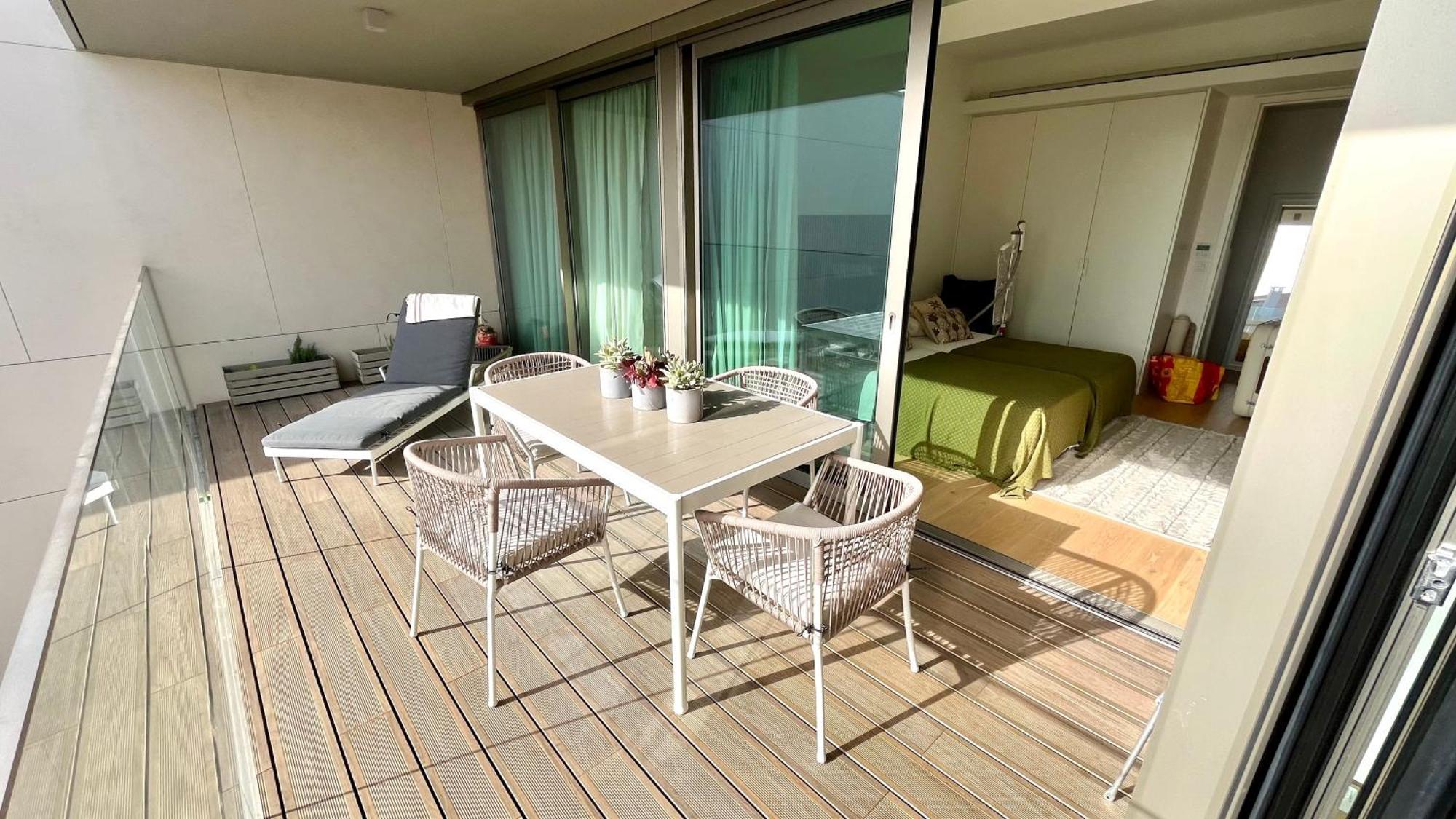 Luxurious 2 Bedrooms With Amenities In Center Apartment