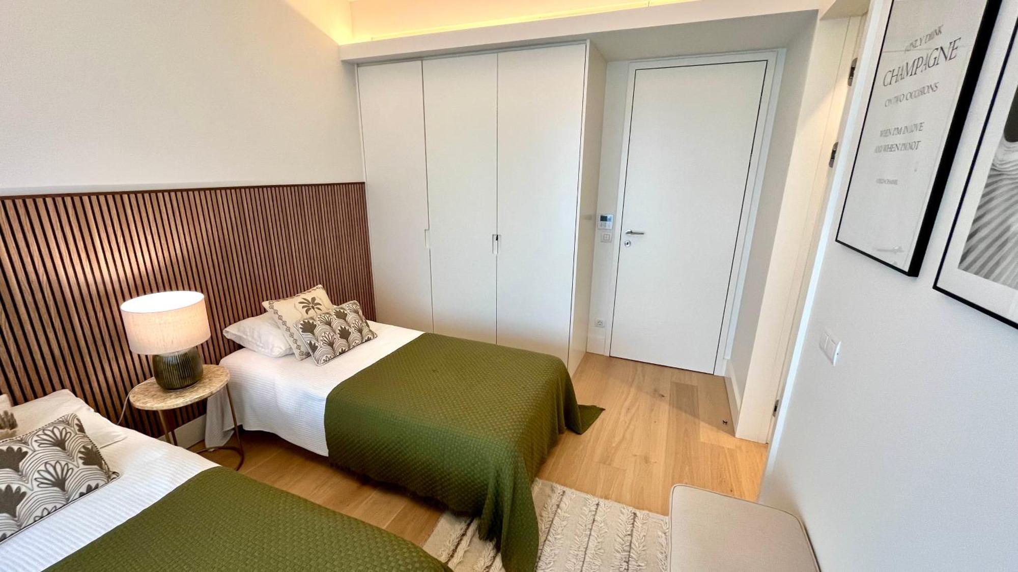 Apartment Luxurious 2 Bedrooms With Amenities In Center