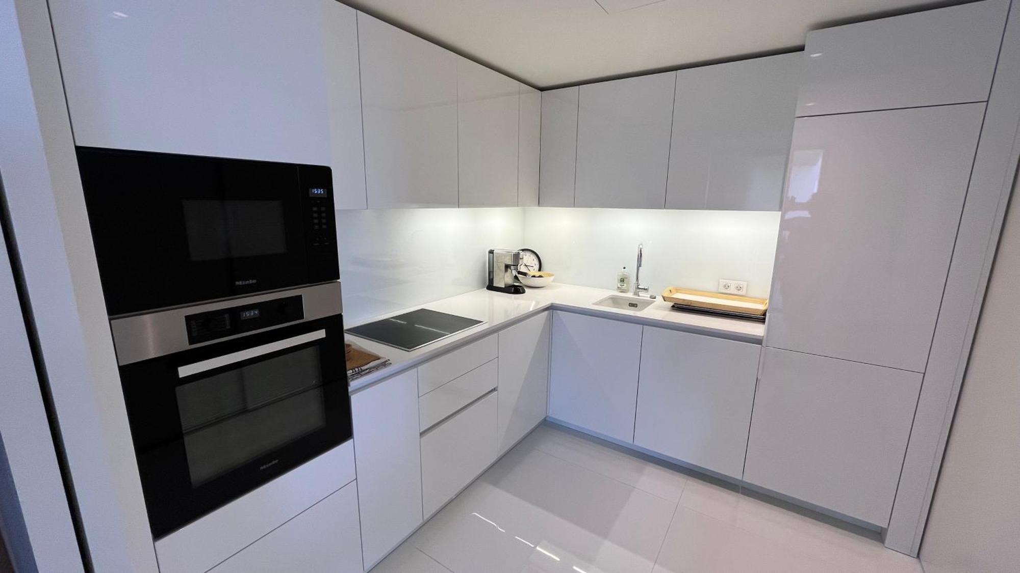 Apartment Luxurious 2 Bedrooms With Amenities In Center *