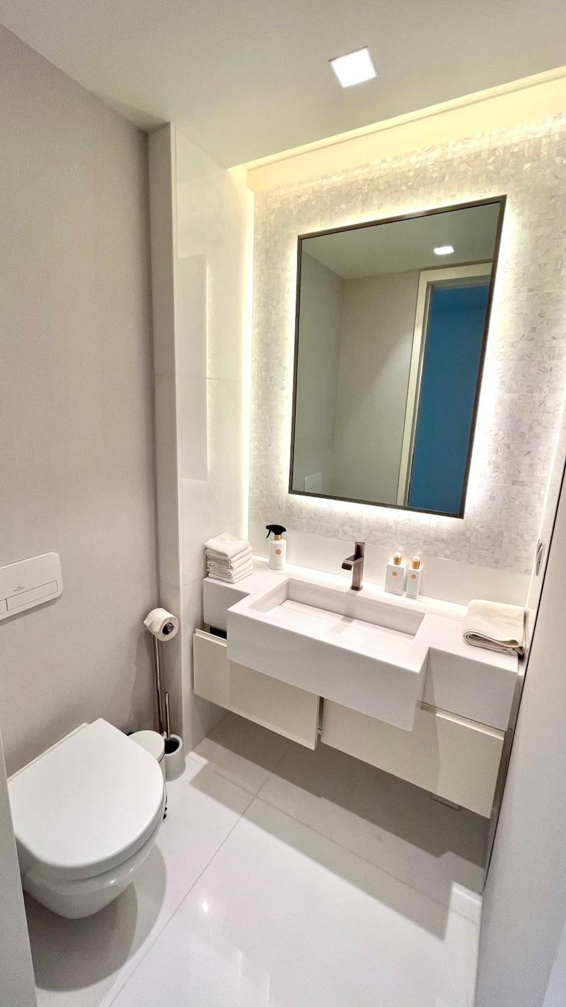 Apartment Luxurious 2 Bedrooms With Amenities In Center *