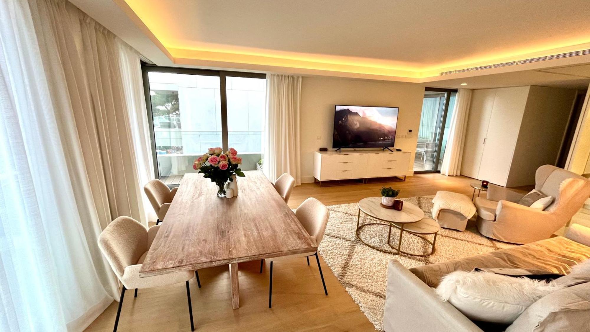 Luxurious 2 Bedrooms With Amenities In Center Apartment Lisbon