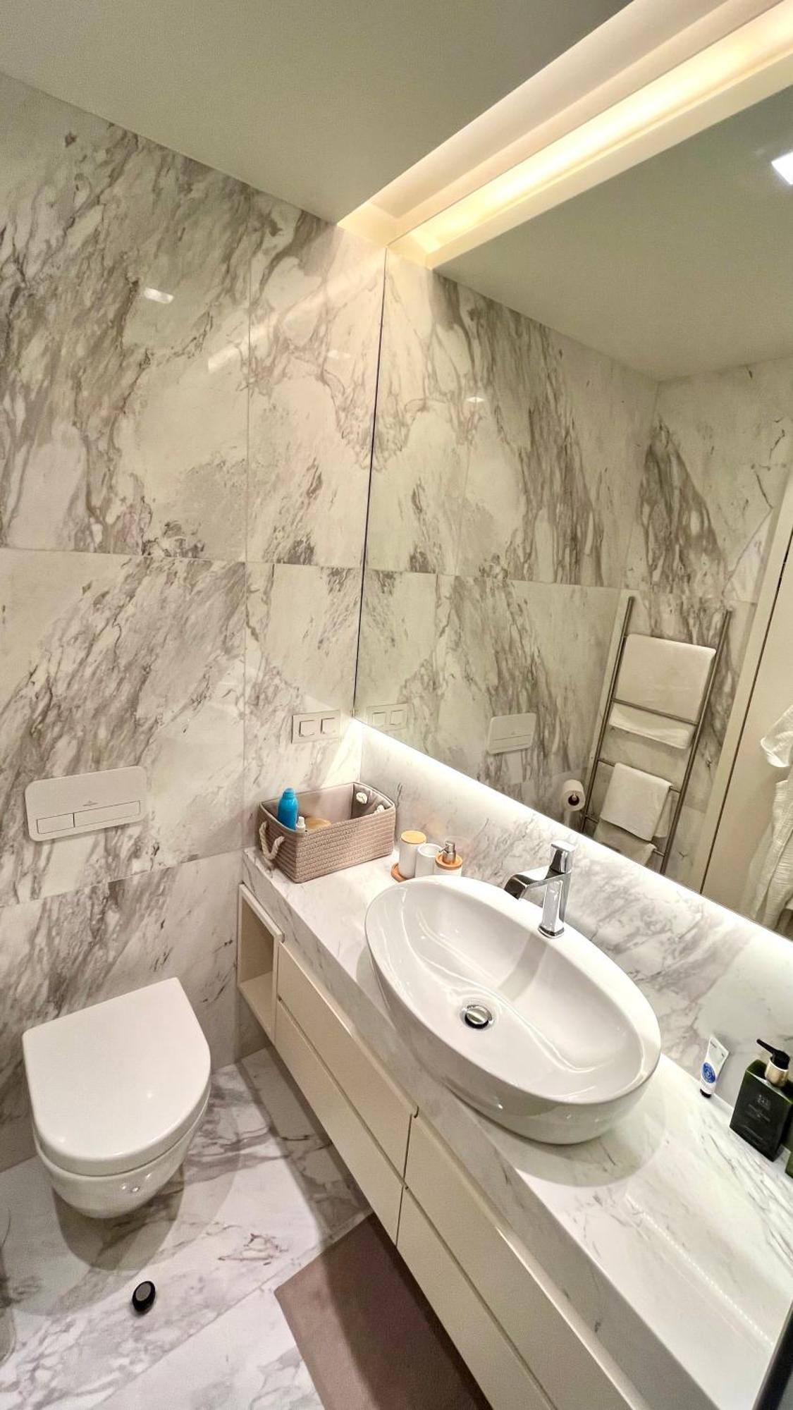 Apartment Luxurious 2 Bedrooms With Amenities In Center
