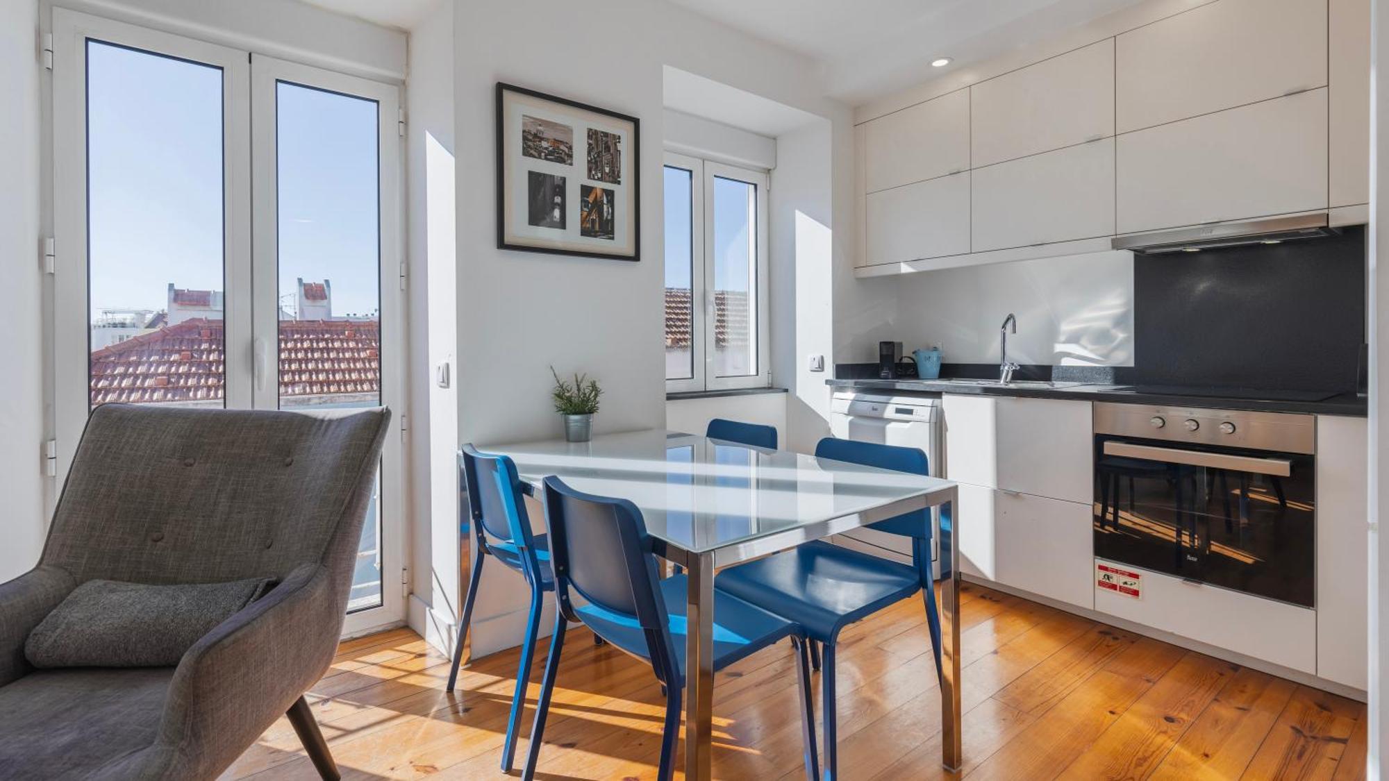 Apartment Comfort & Bright By Lovelystay