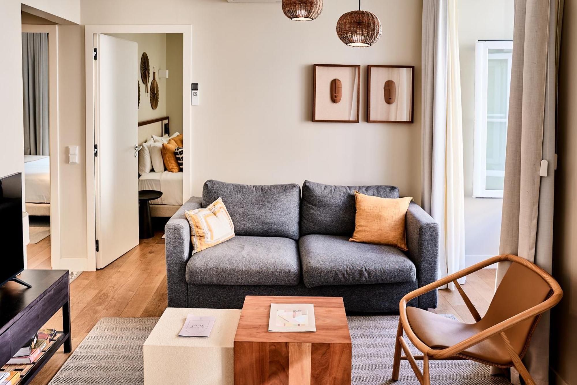Ando Living - Augusta House Apartment