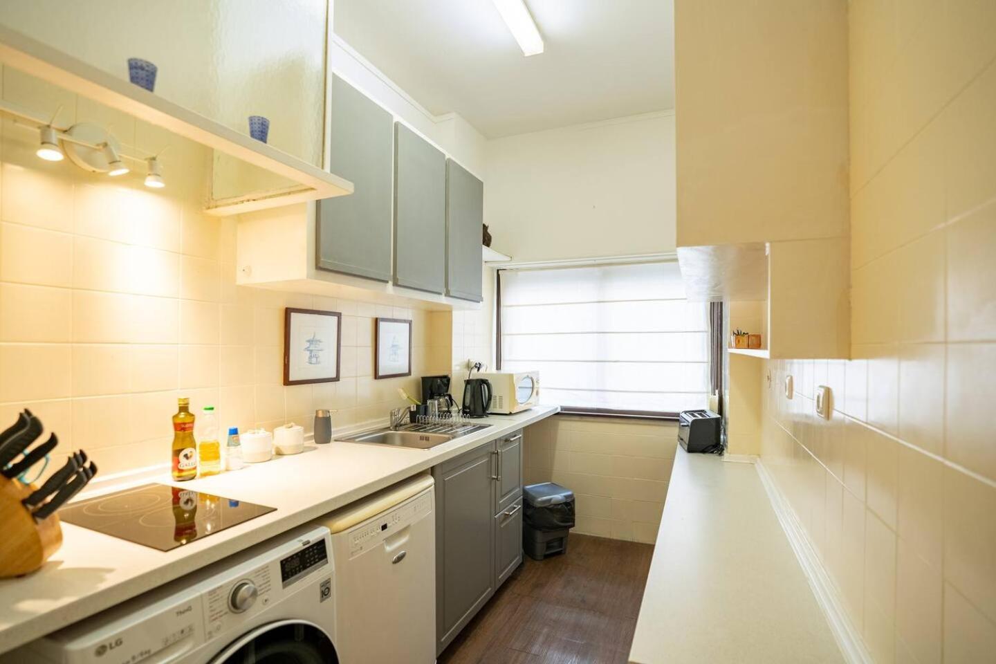 Apartment 1br1 In Moscavide, Metro Close *