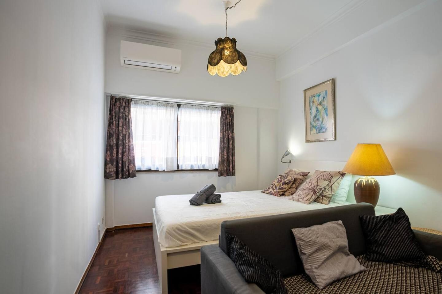 1br1 In Moscavide, Metro Close *