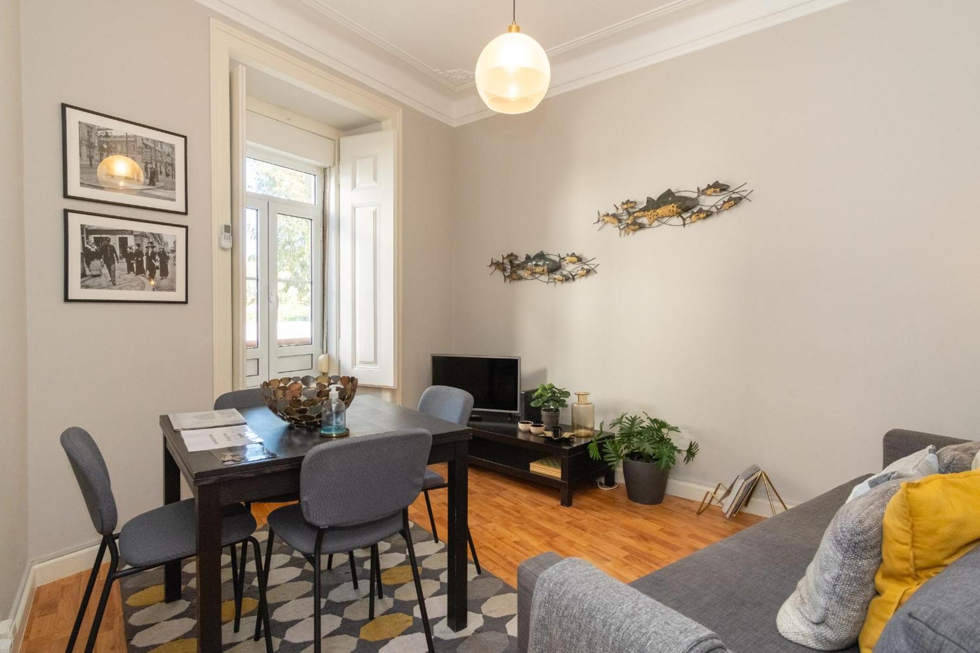 Monicas Apartment *