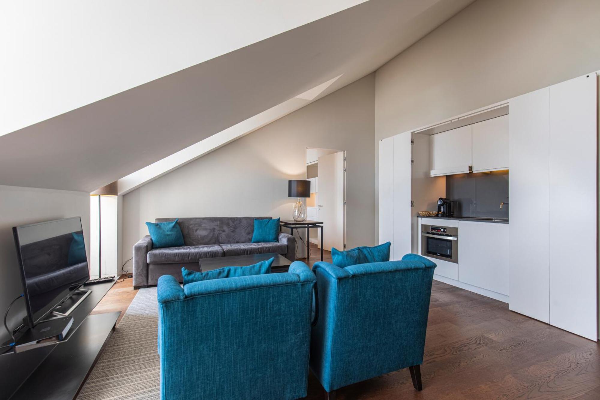 8 Building Apartment *