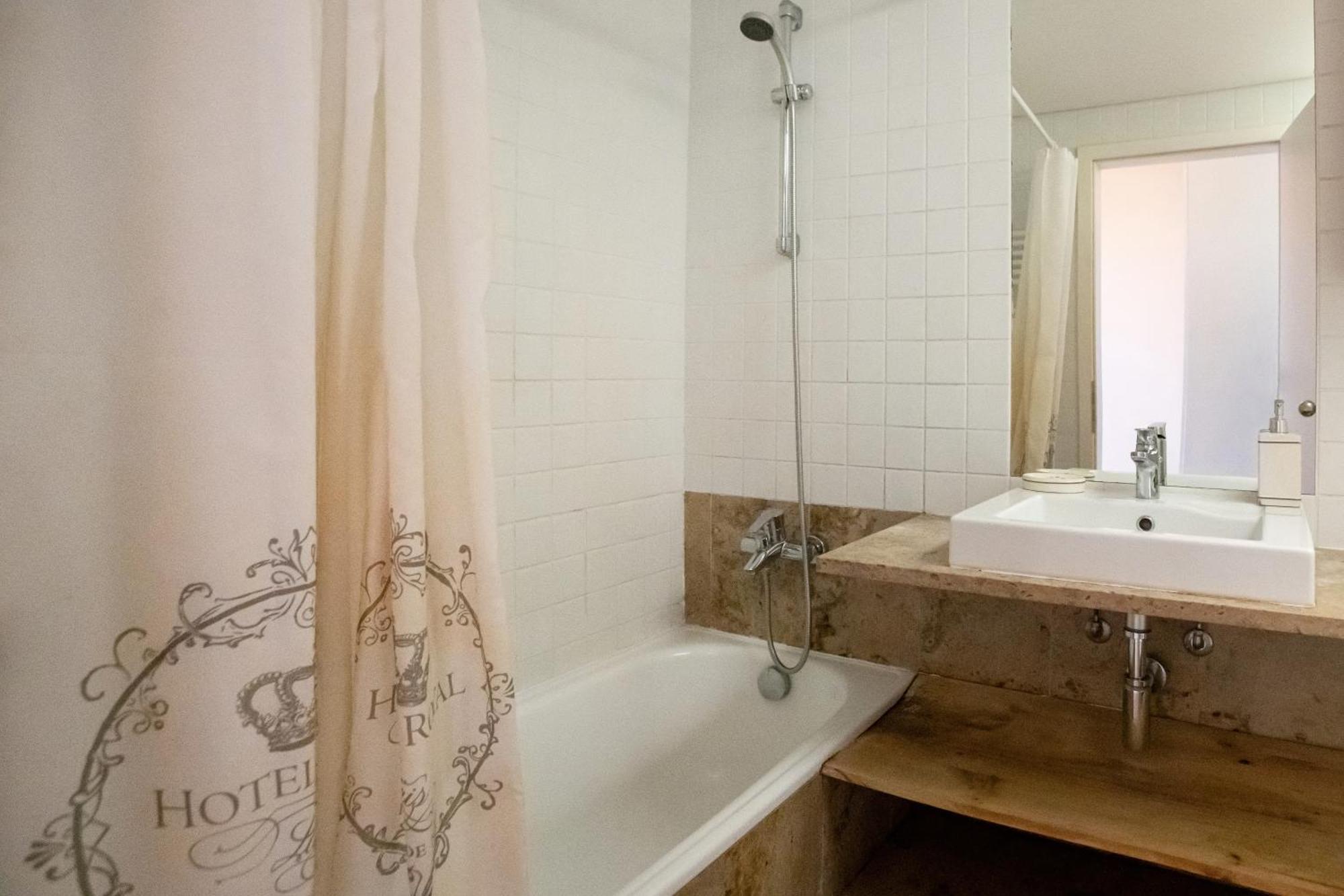 Modern 2-bedroom In Expo Apartment *