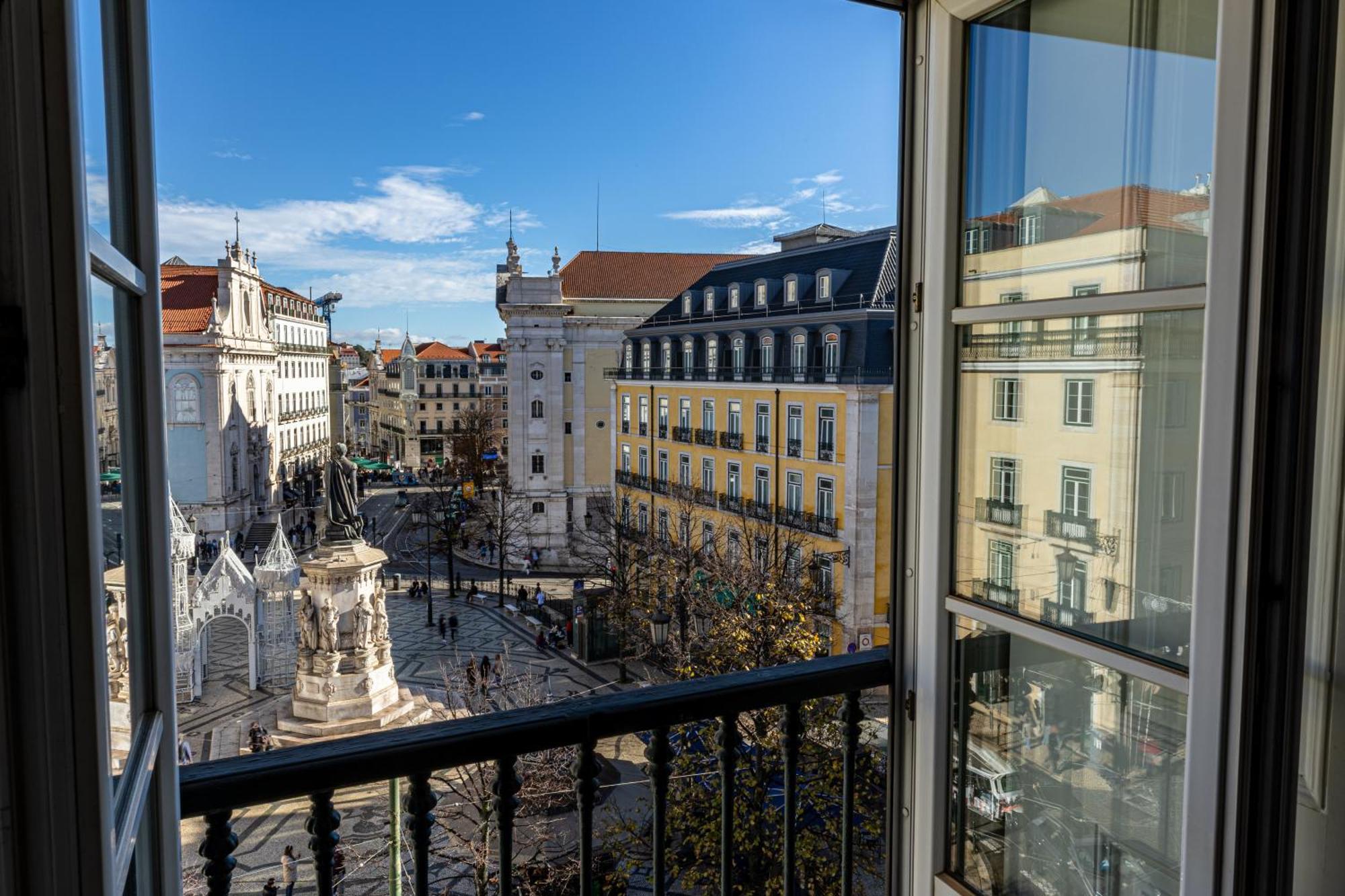 Le Consulat Hotel