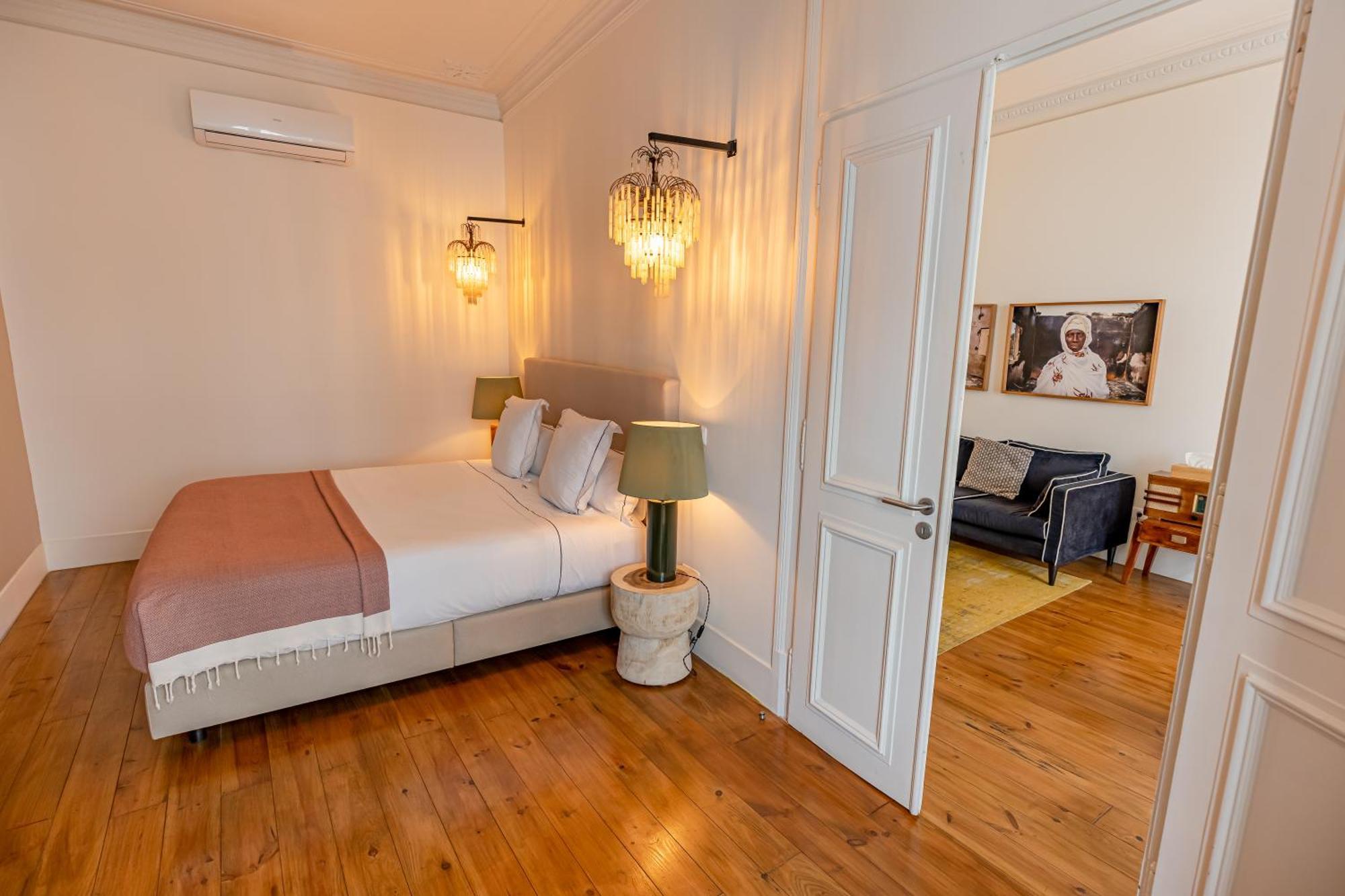 Le Consulat Hotel 4*