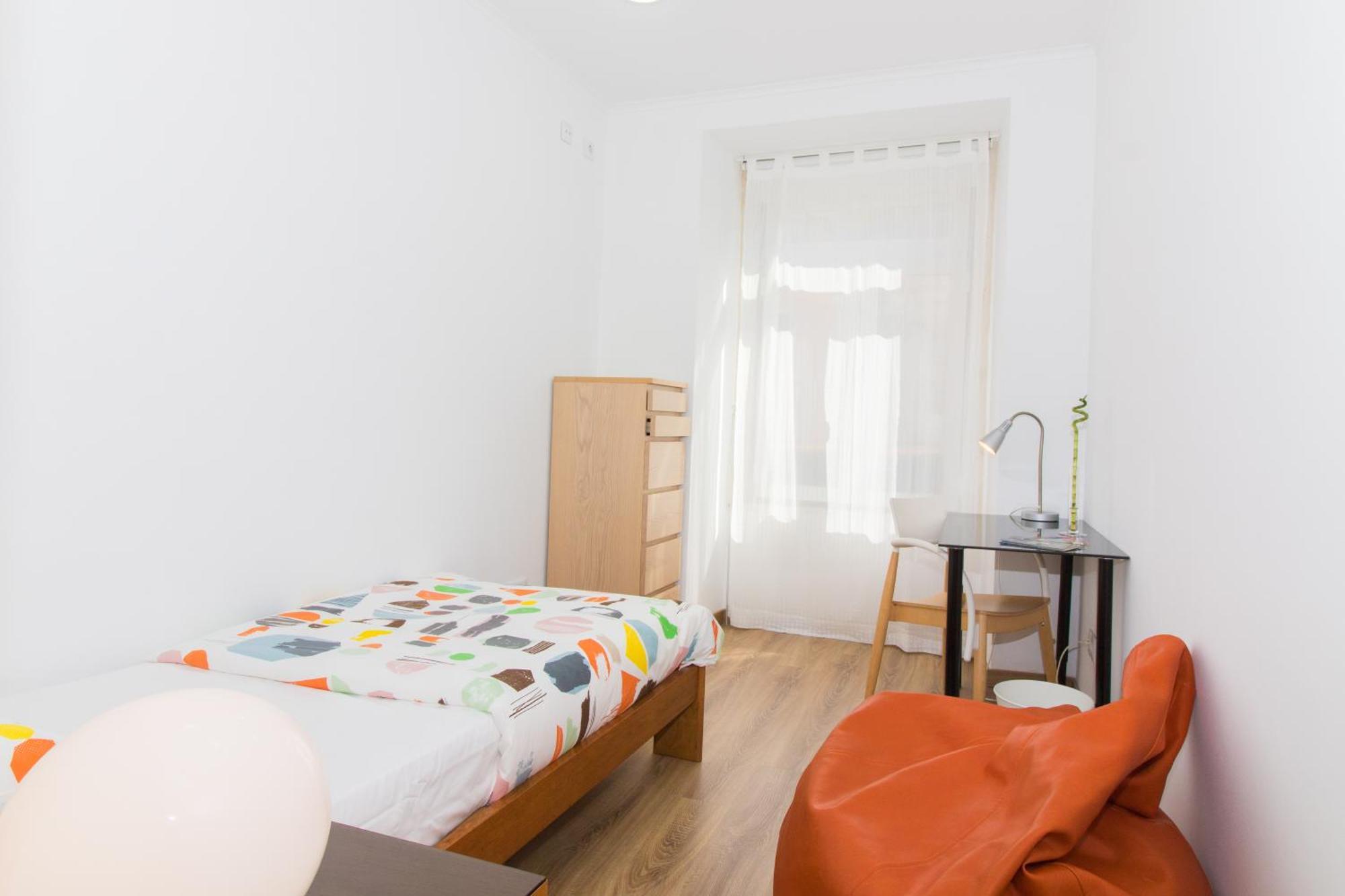 Apartment In Historic Neighbourhood, Walk Everywhere! Lisbon