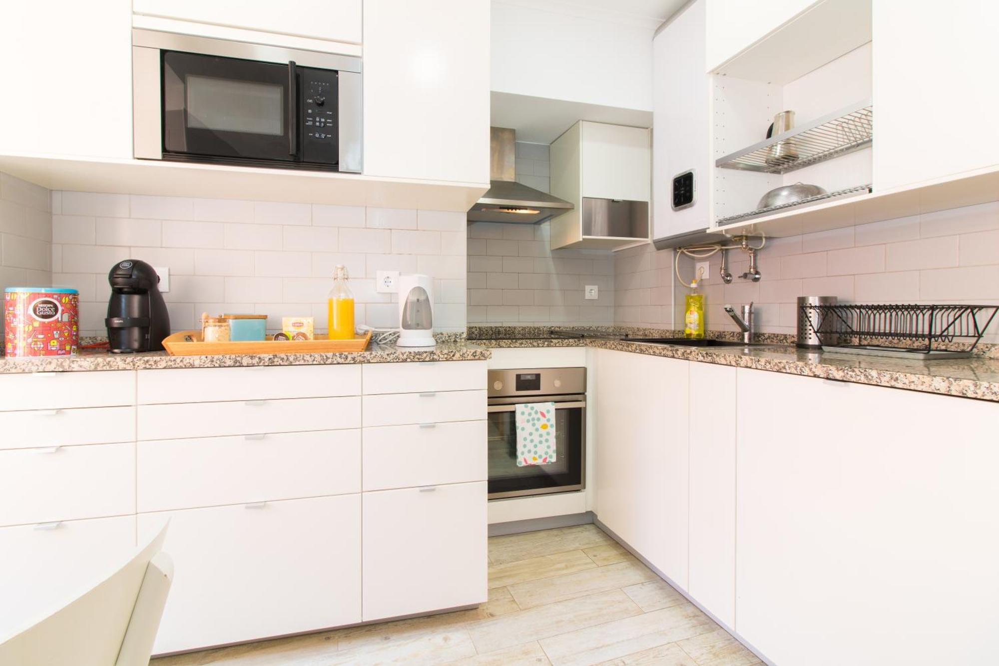 In Historic Neighbourhood, Walk Everywhere! Apartment