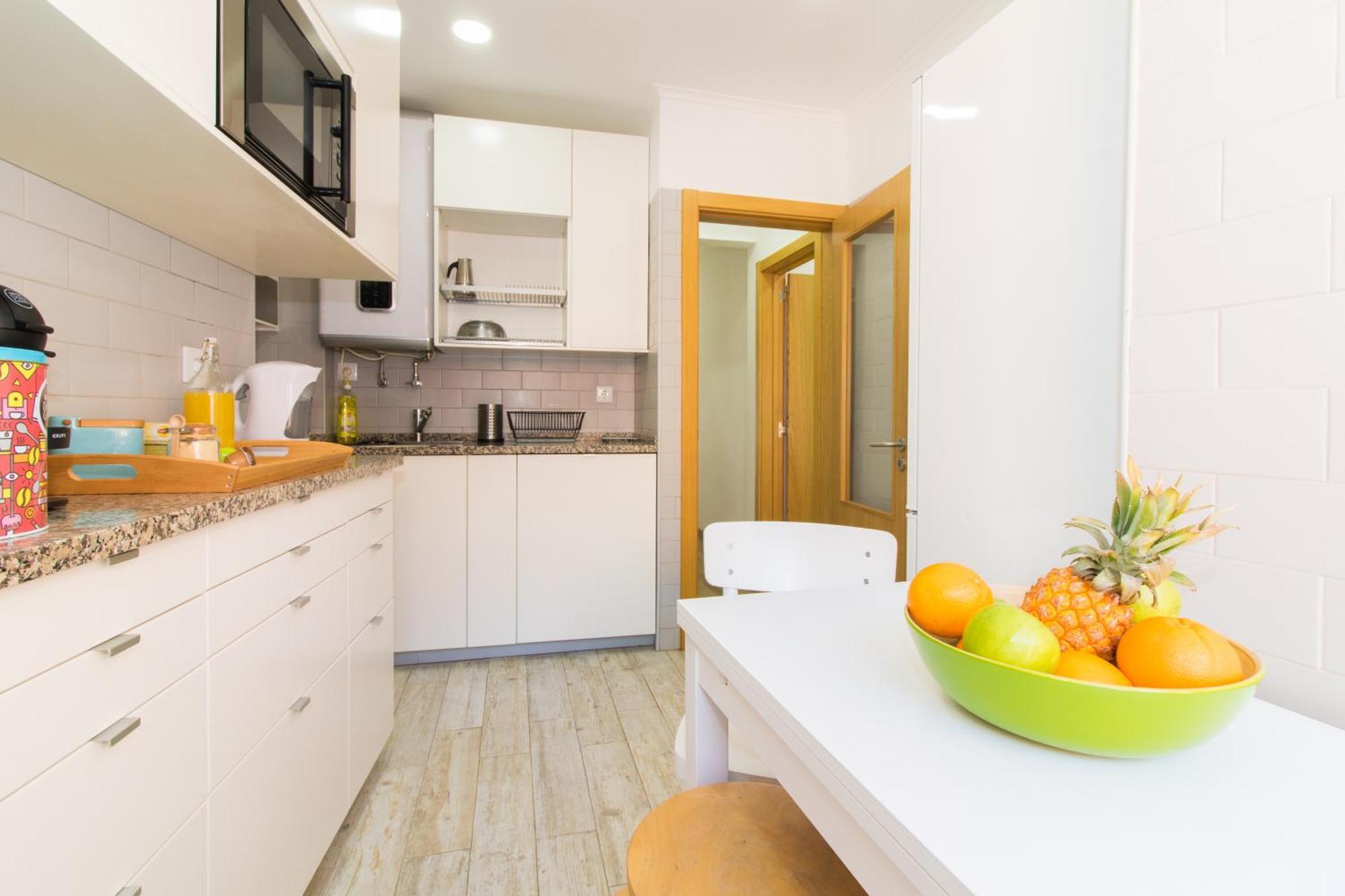 In Historic Neighbourhood, Walk Everywhere! Apartment Lisbon