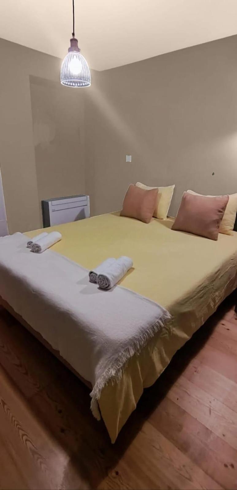 Quarto em Acomodações Particulares Double With Private Wc In Shared House In Downtown Lisboa