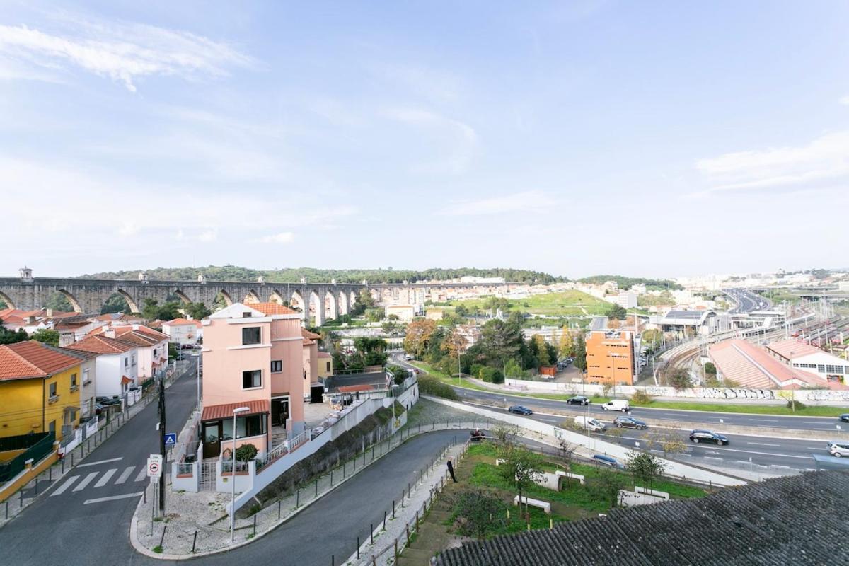Apartment Exquisite 2bdr Flat With Balcony In Lisbon's Heart Lisbon
