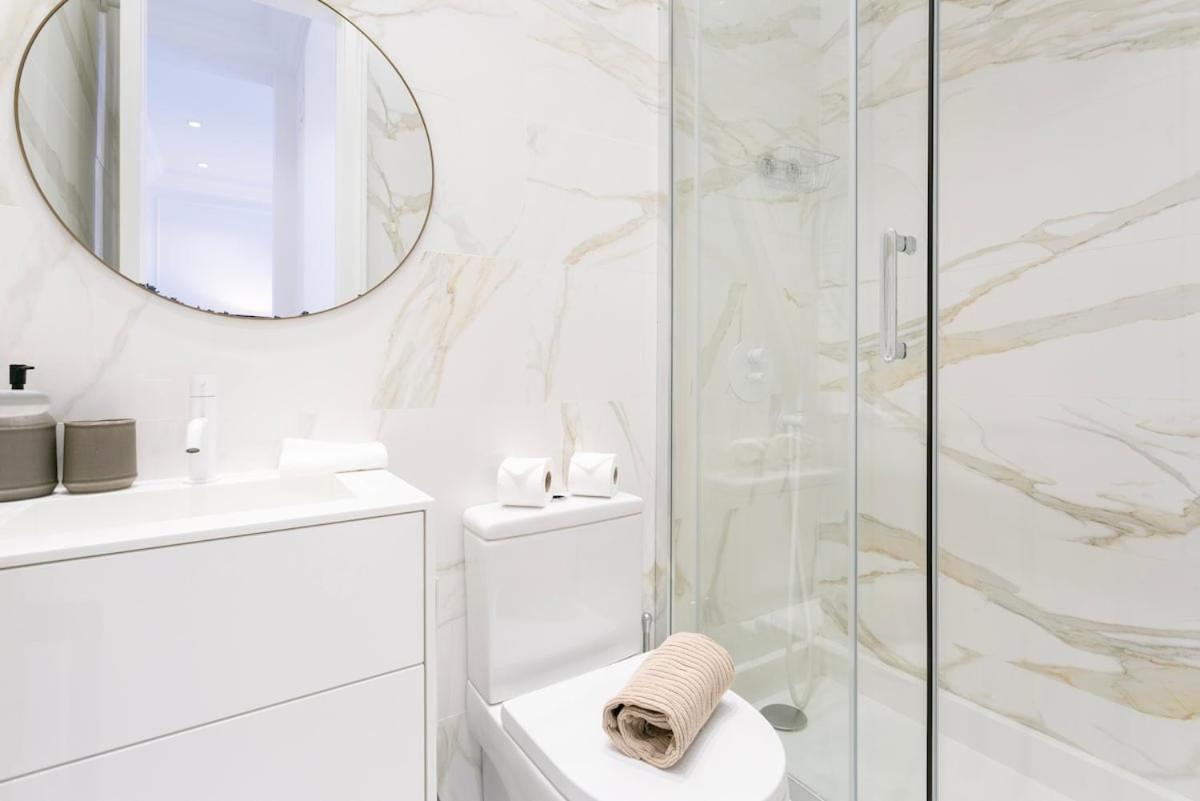Exquisite 2bdr Flat With Balcony In Lisbon's Heart * Lisbon