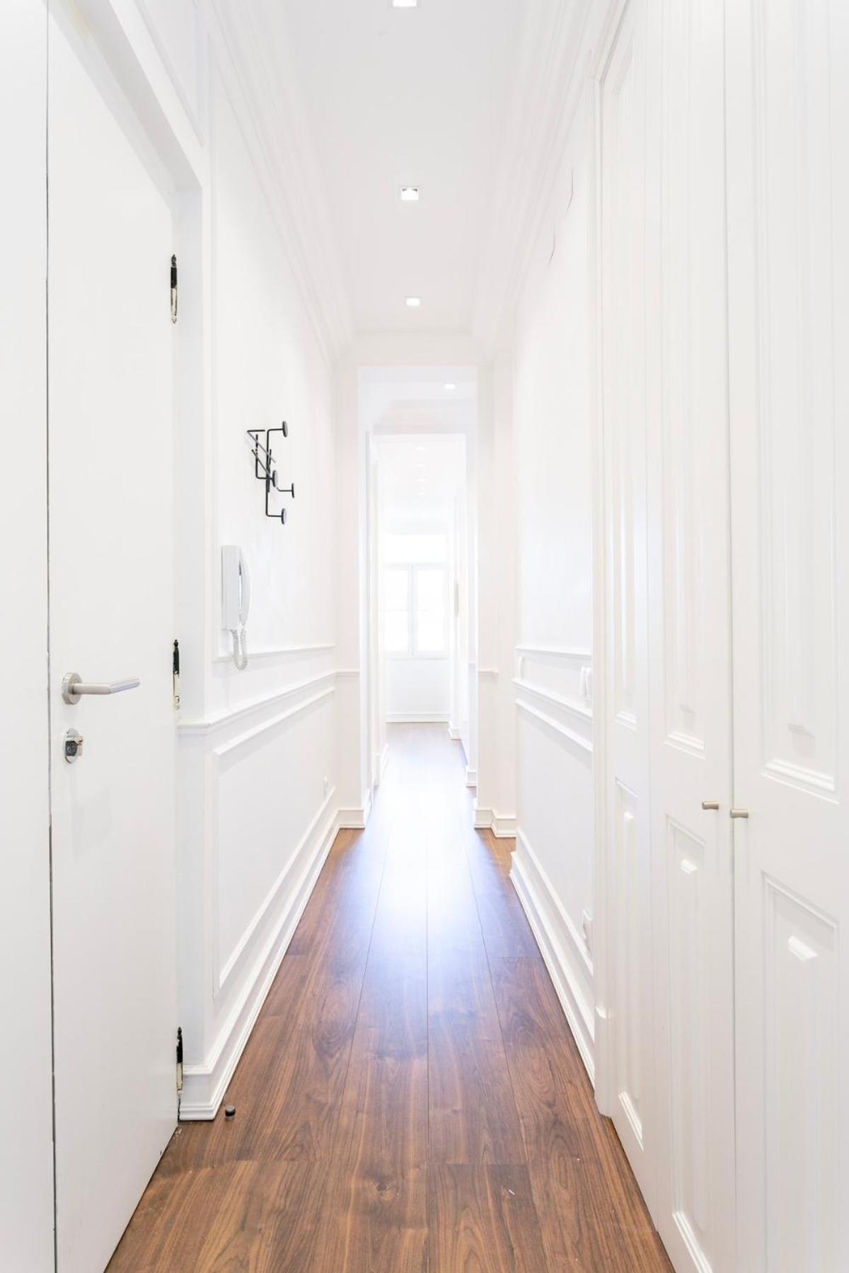 Exquisite 2bdr Flat With Balcony In Lisbon's Heart Lisbon