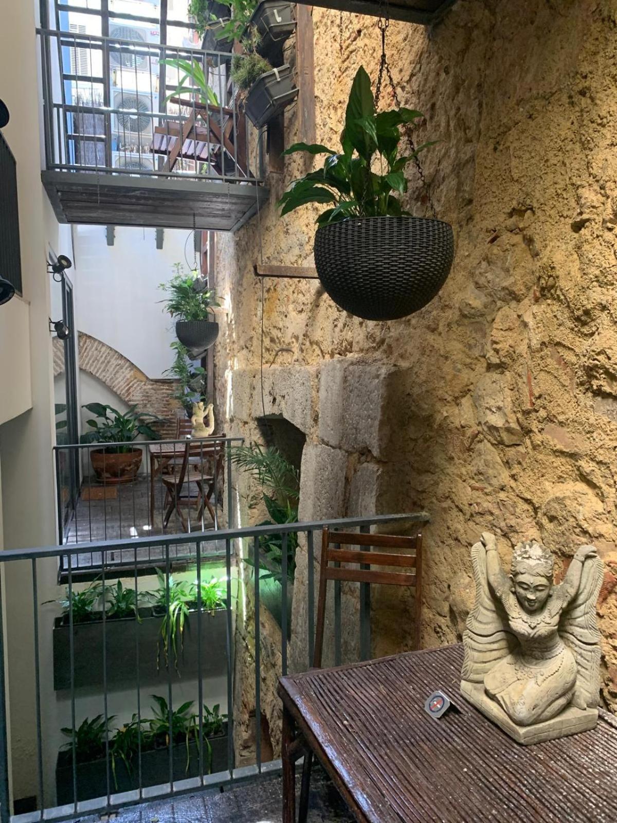 Old Stables Chiado - 2 Bedroom In The Heart Of Apartment Lisbon