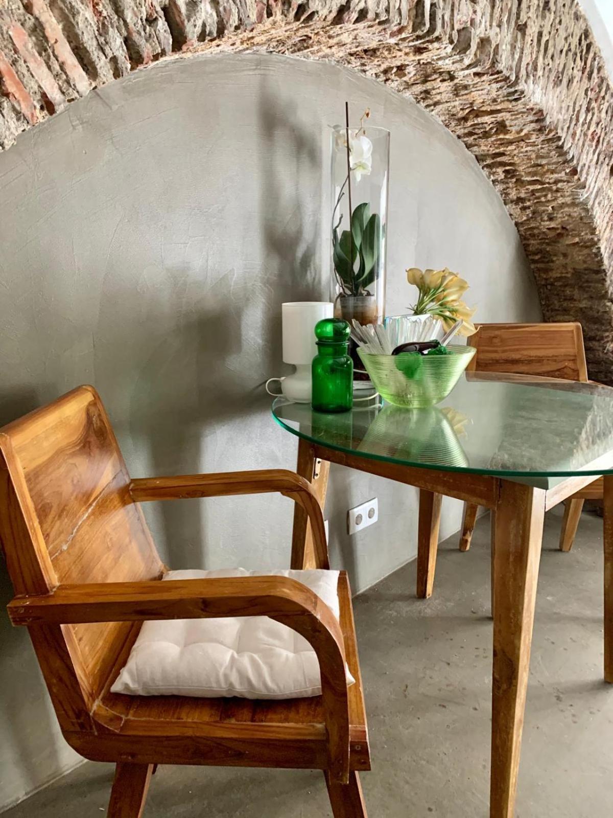 Apartment Old Stables Chiado - 2 Bedroom In The Heart Of Lisbon