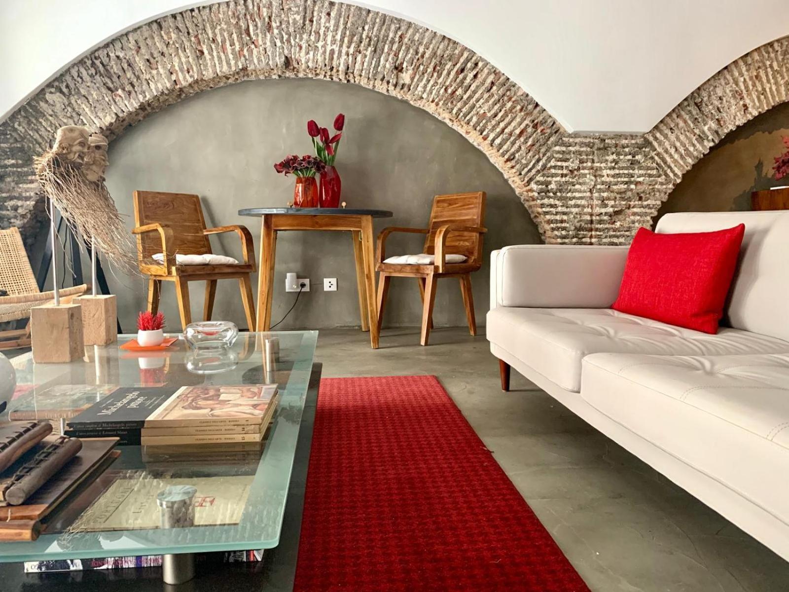 Old Stables Chiado - 2 Bedroom In The Heart Of Apartment Lisbon