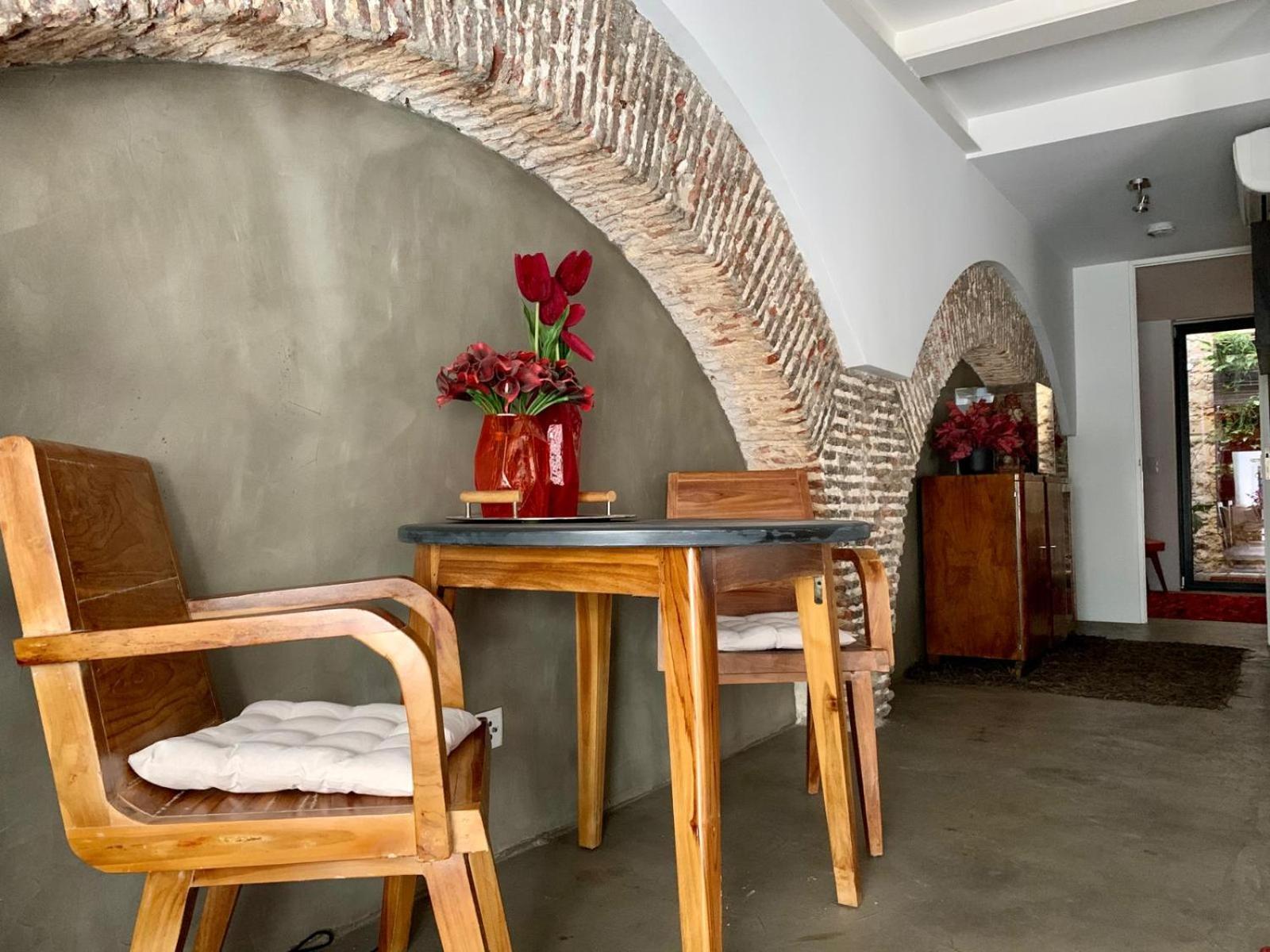 Apartment Old Stables Chiado - 2 Bedroom In The Heart Of
