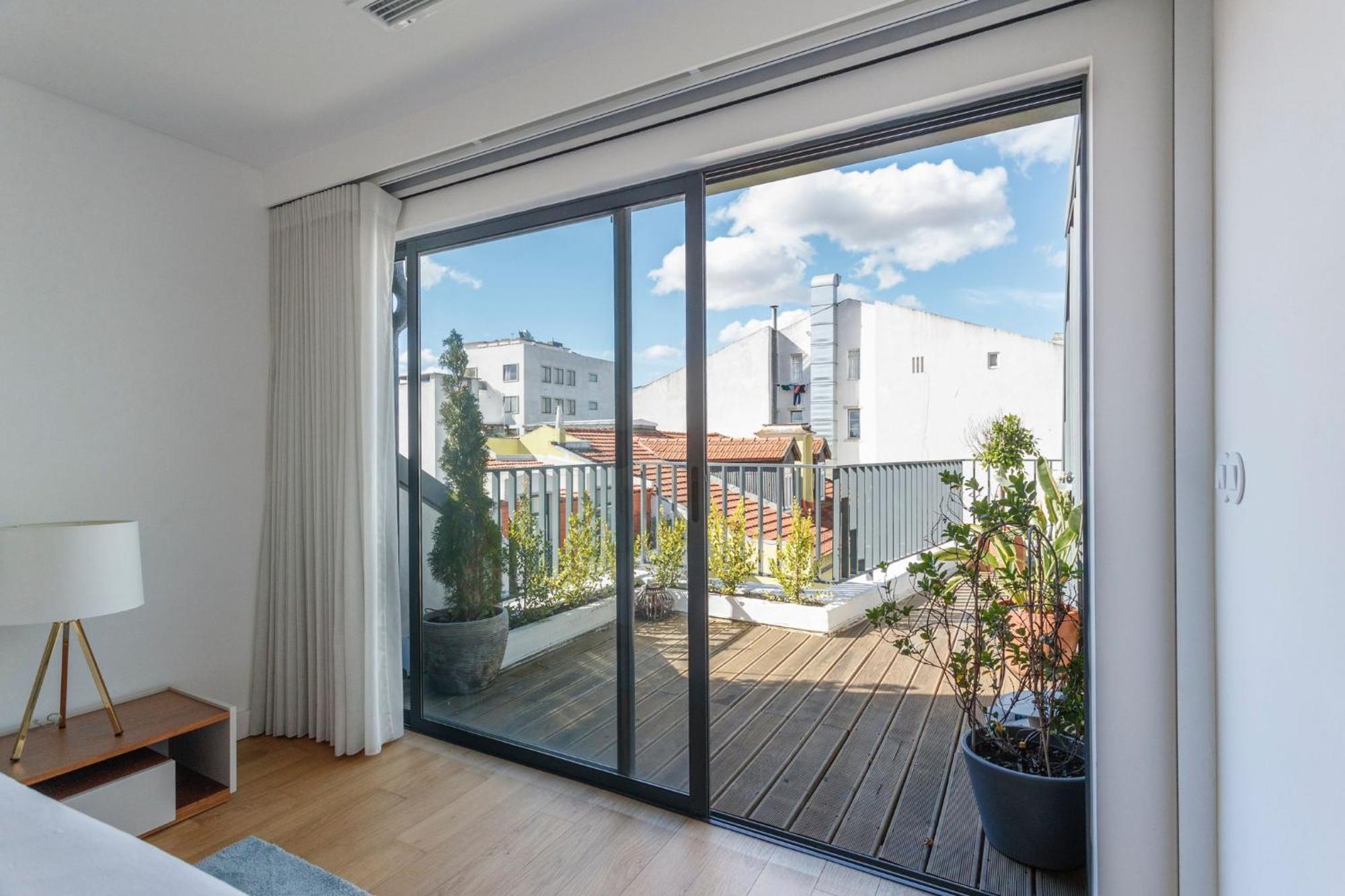 Homestay Luxury With Balcony And Shared In The Parque Eduardo Vii Area