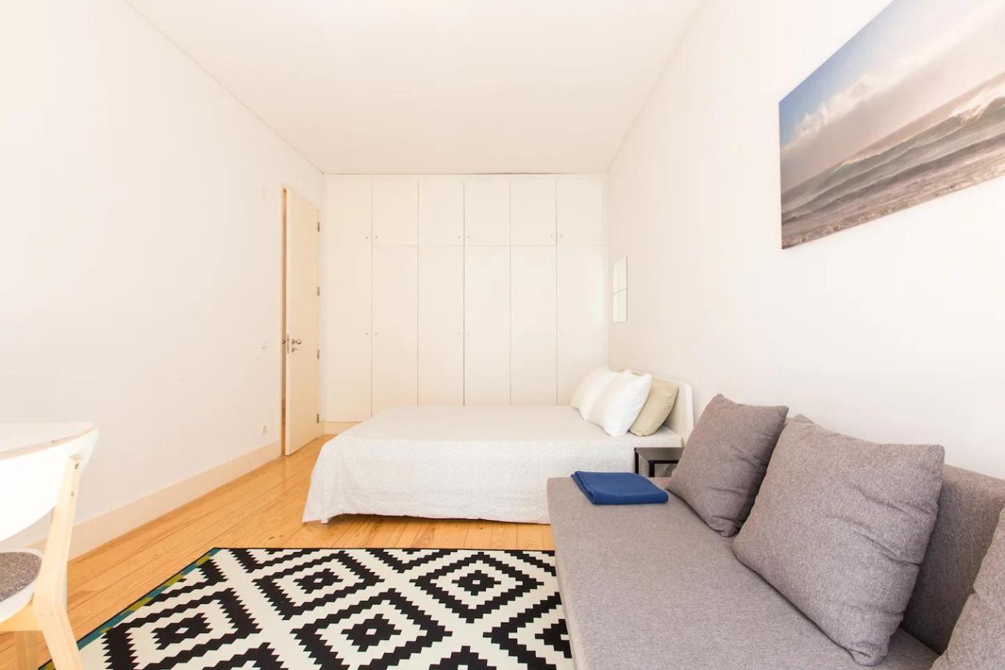 Place Of Tram 28 Apartment *