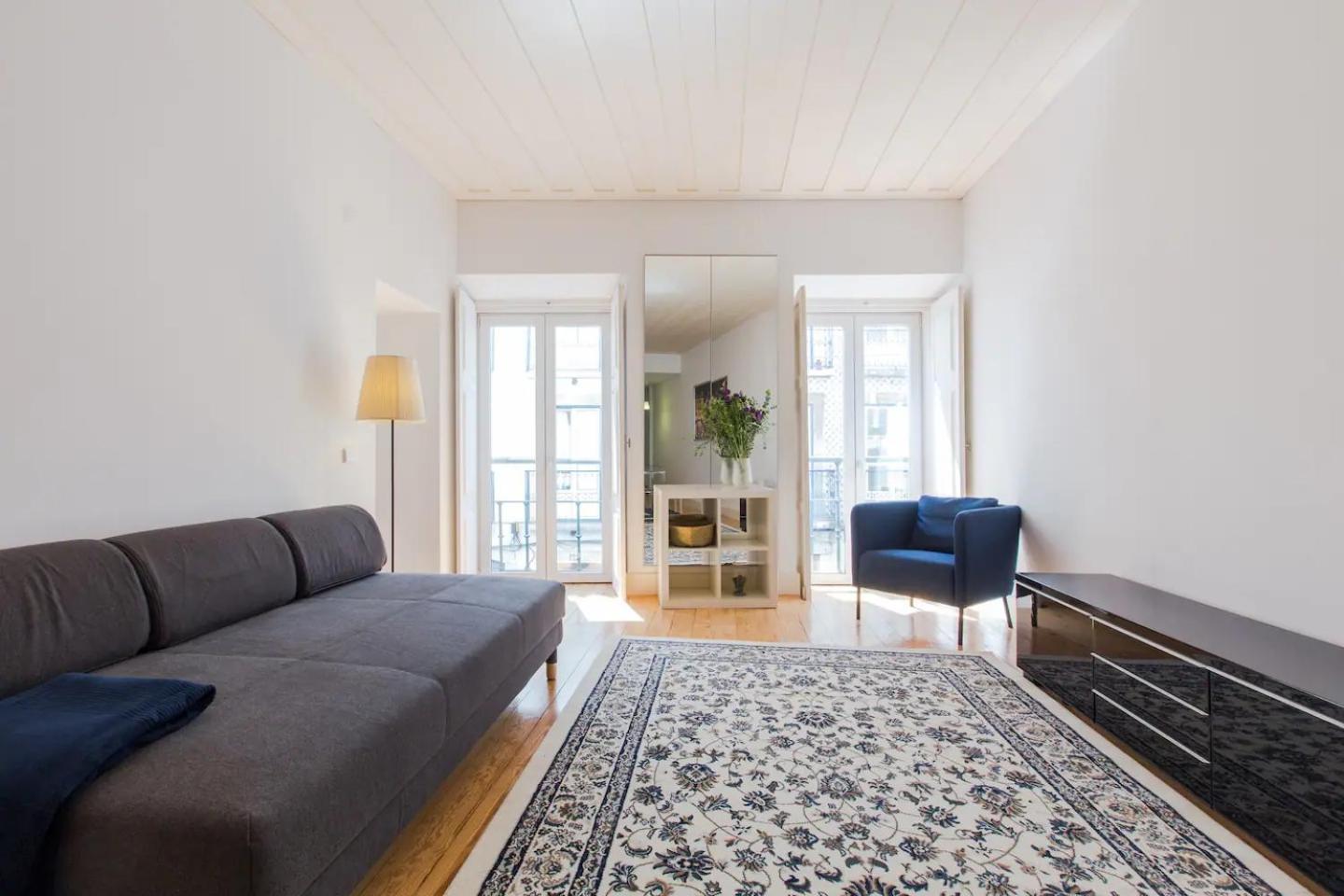 Apartment Place Of Tram 28 *