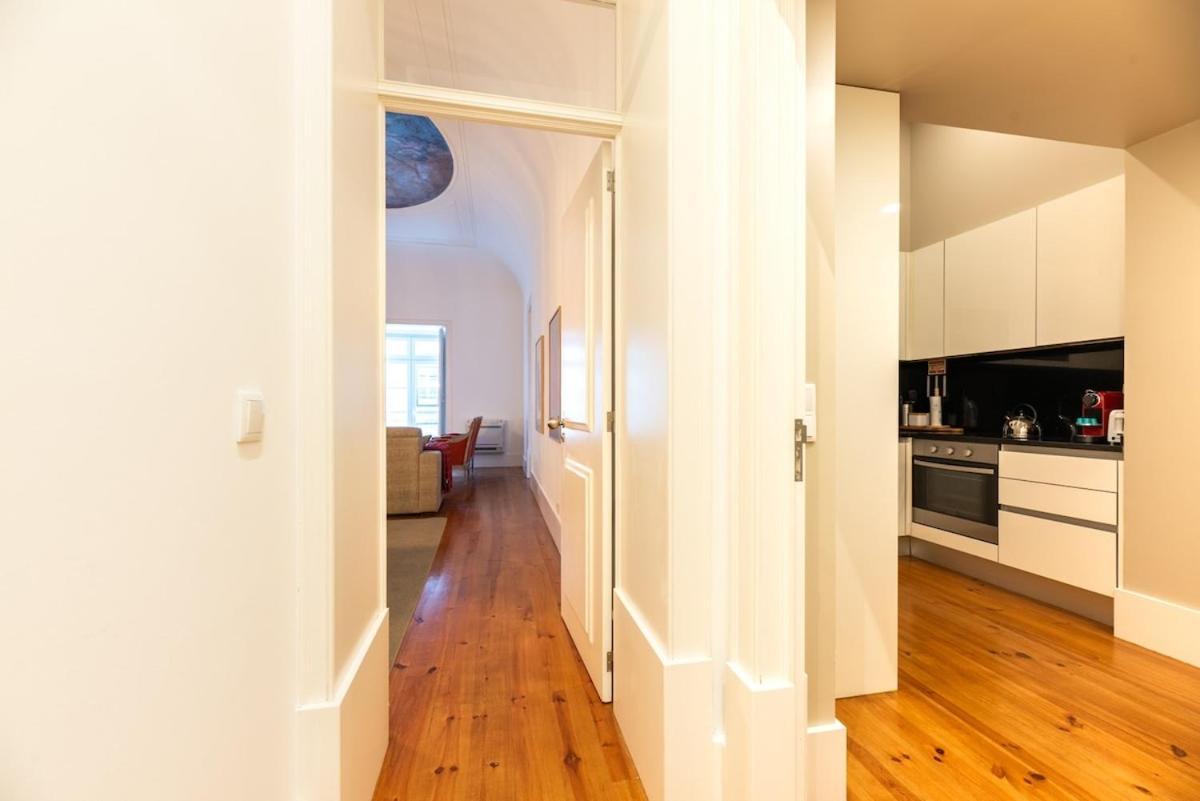 Bica Contemporary Historic 2 Bedroom Apartment Lisbon