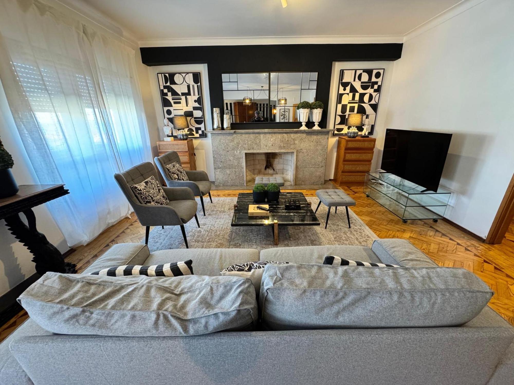 Apartment Apolonia 30 Guests Balconies Lisbon