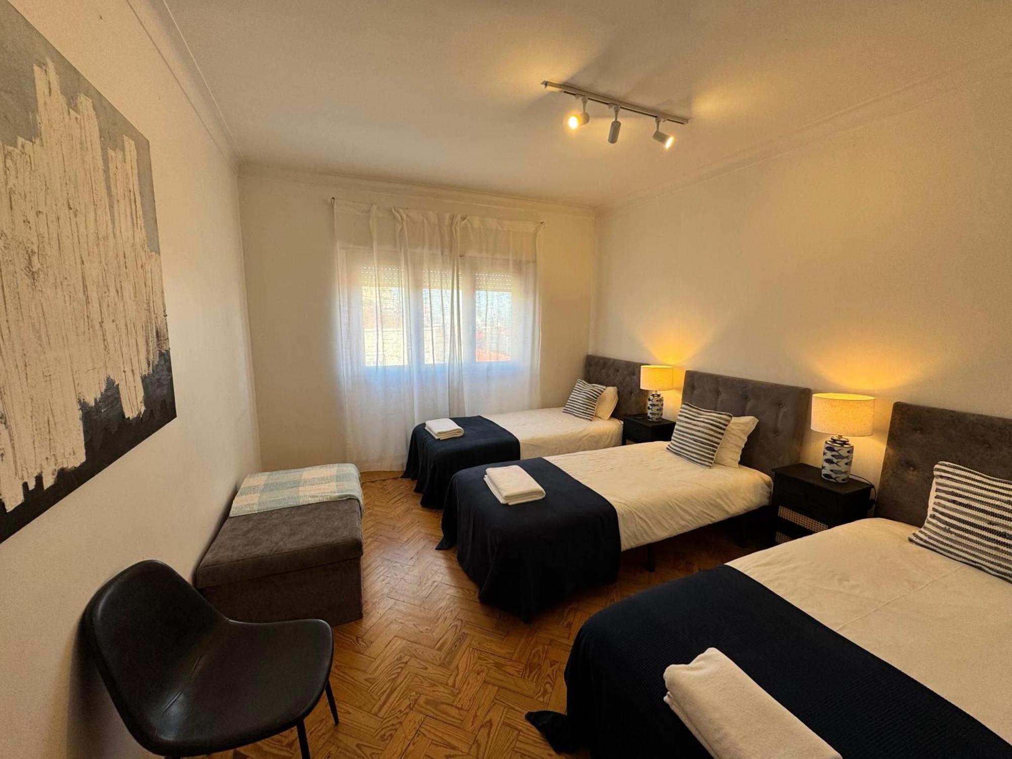 Apartment Apolonia 30 Guests Balconies Lisbon