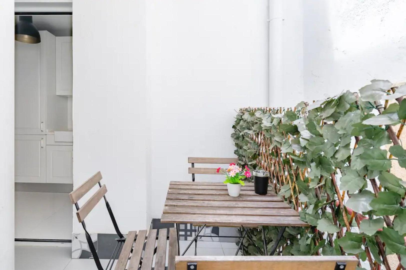 Apartment 2br Terrace W Ac - Time Out Market | By Airnest