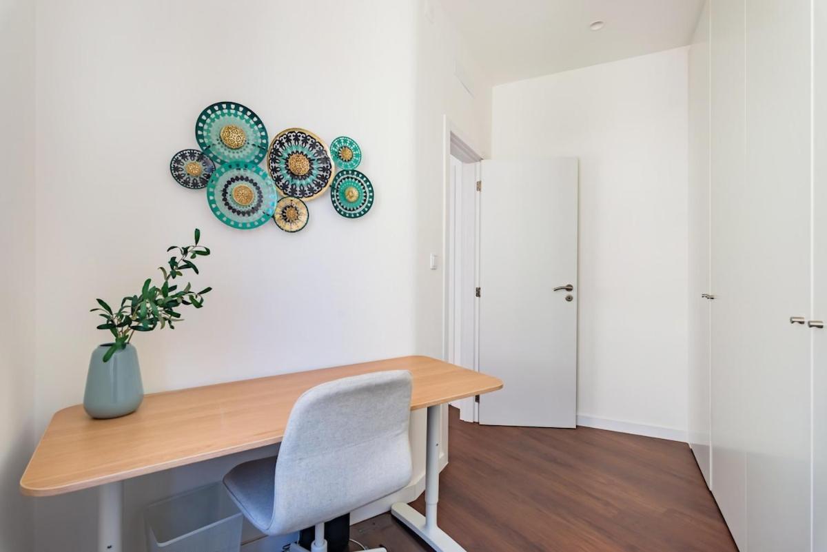 2br Cardiff With Balcony Apartment *