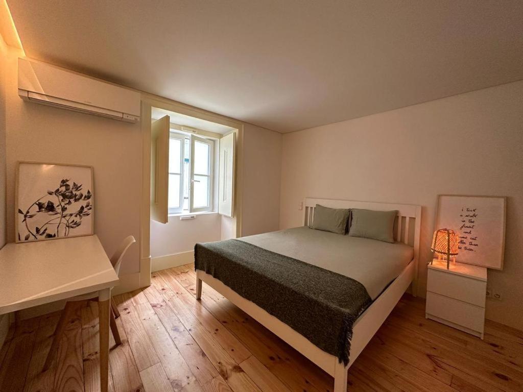 In Cozy Shared In The Center Of Guest house Lisbon