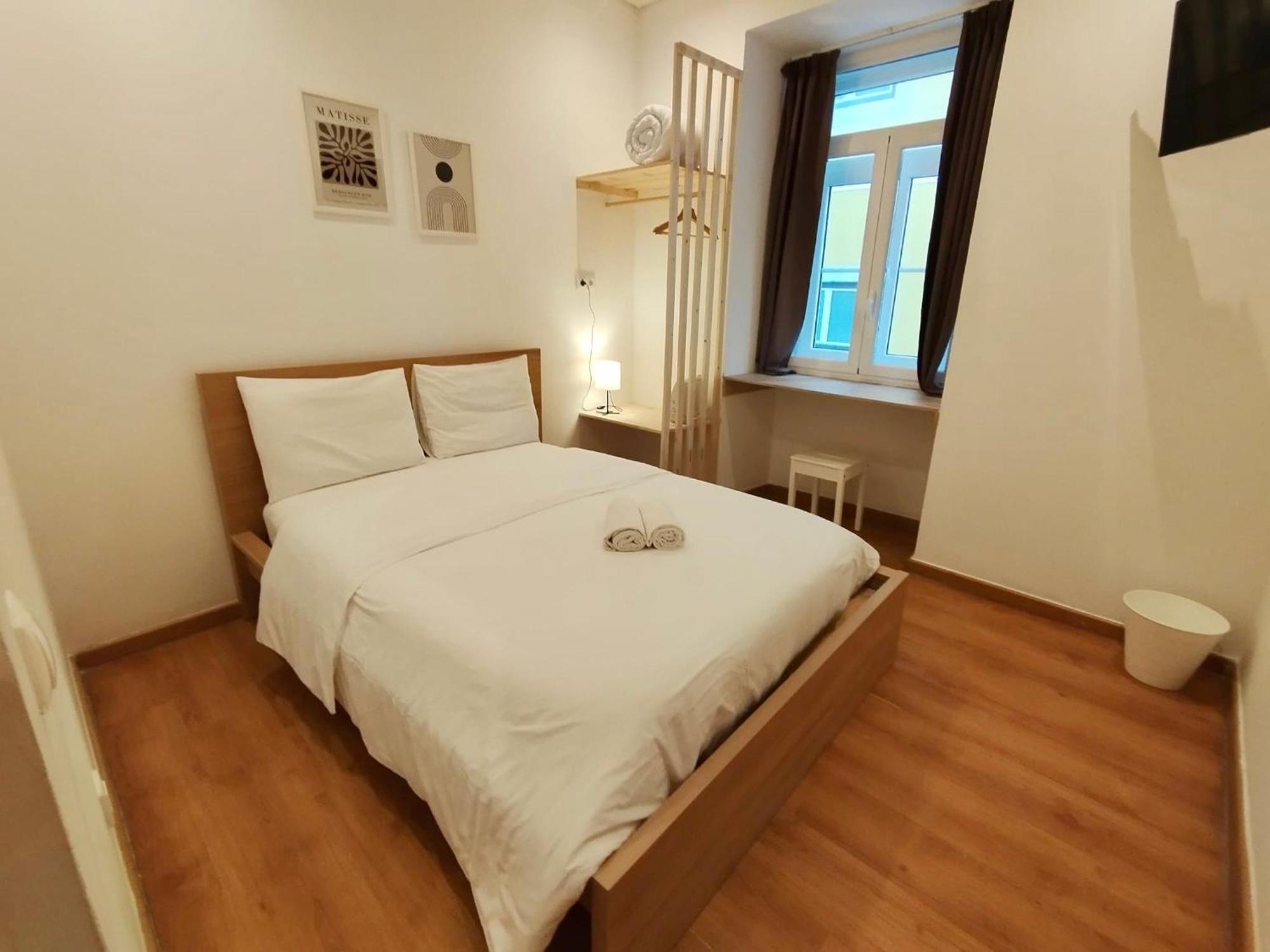 Bairro Alto Hostel *